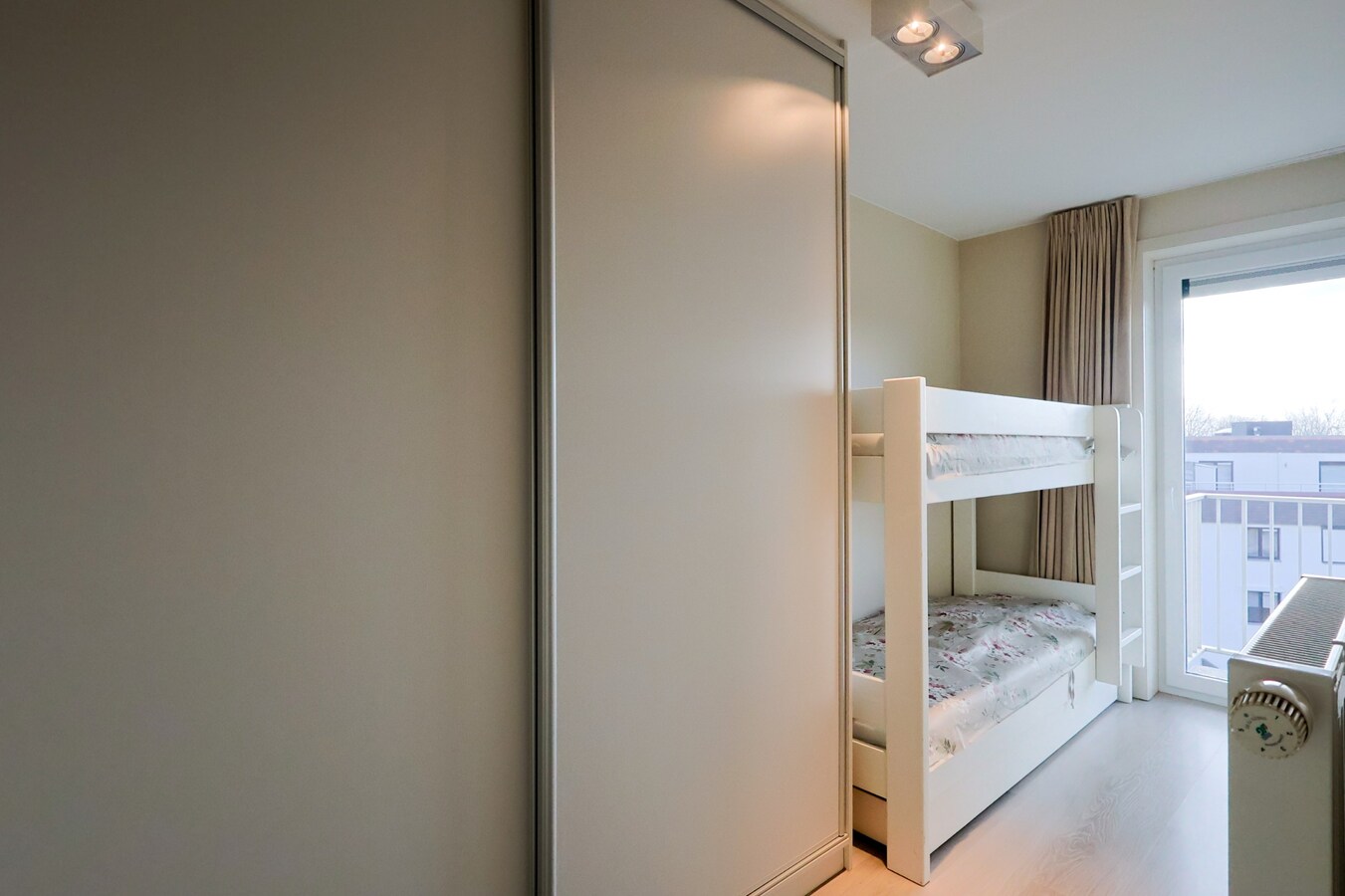 Modern appartement met hedendaagse afwerking nabij het strand Oostduinkerke 