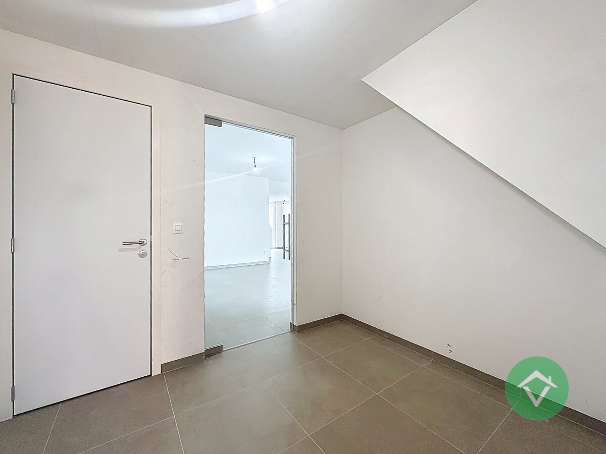 Nieuwbouwappartement met 2 slaapkamers en 2 terrassen in centrum Koekelare 