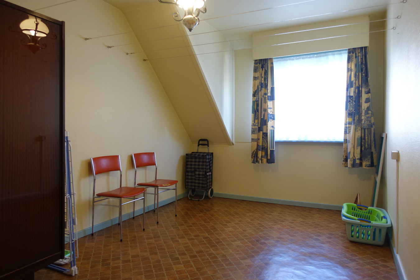 Half-open woning met 4 slaapkamers op unieke ligging 