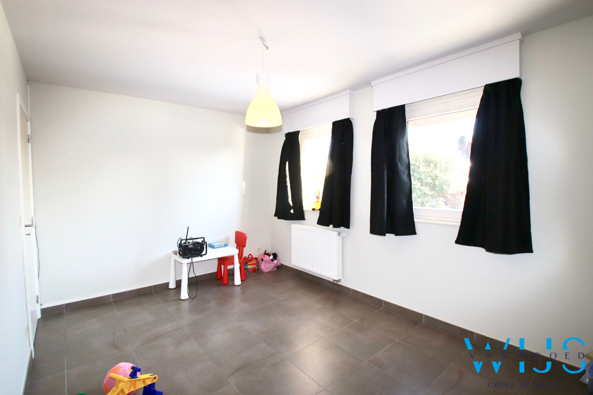 Prachtig woonhuis met 5 slaapkamers &amp; tuin te SLEIDINGE! 