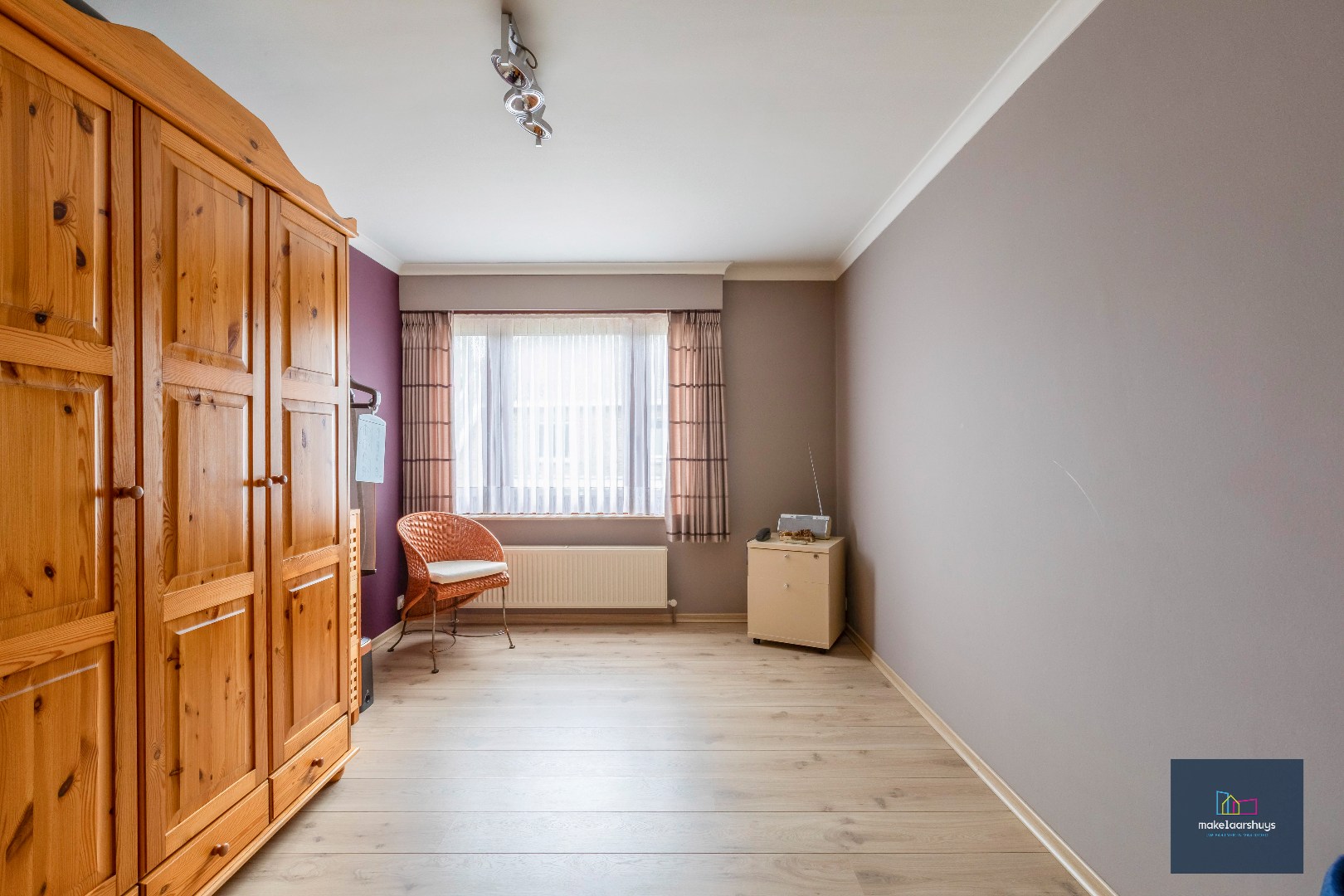 Stijlvolle HOB met 4 slpkamers, bureau en dubbele garage. 