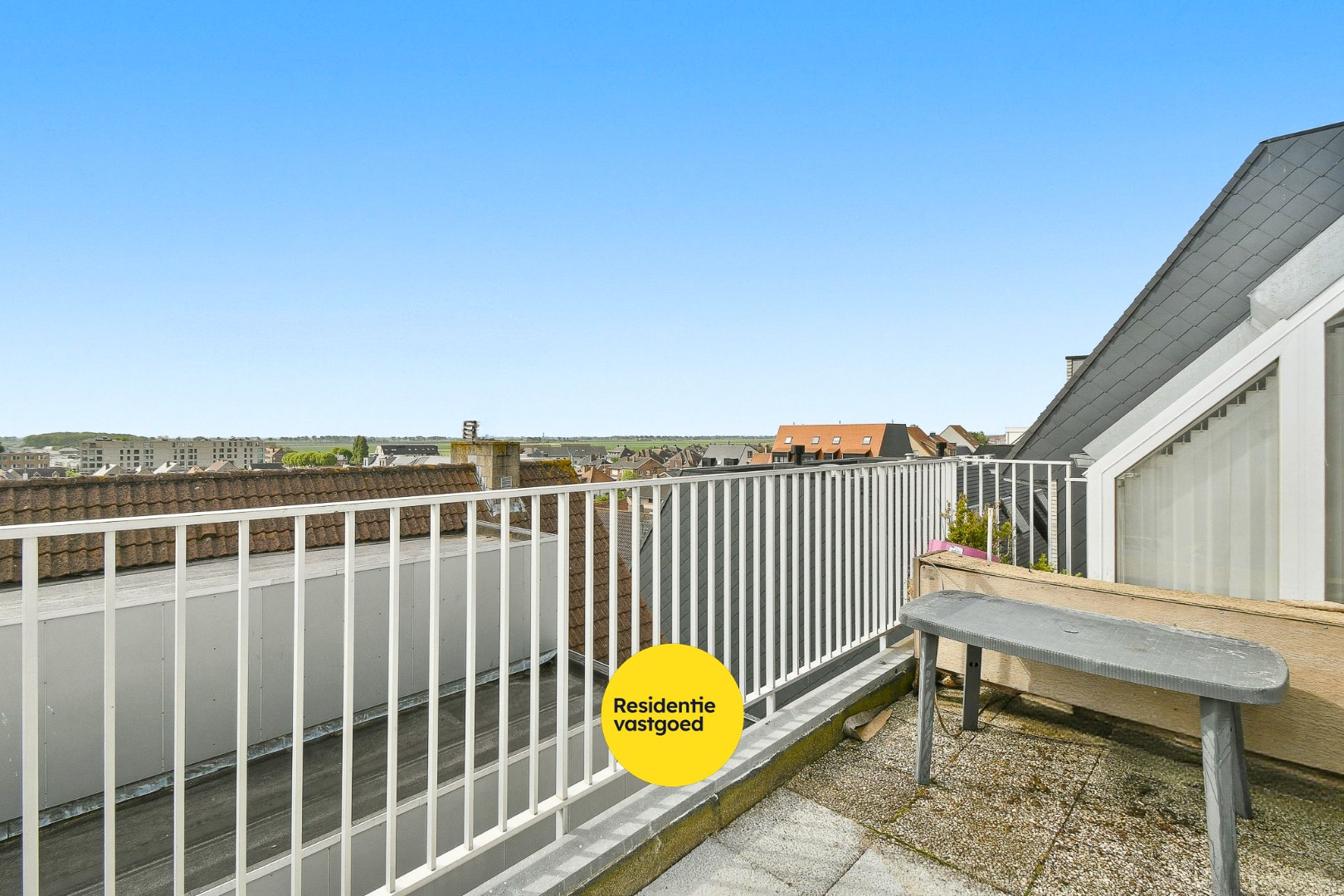 Duplex-appartement met twee ruime slaapkamers en een ruim en intiem terras 
