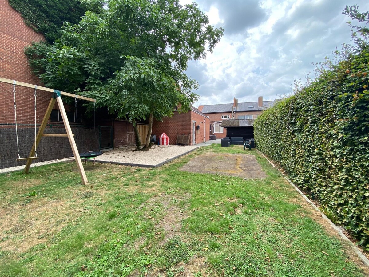 Te huur Handzame: woning met 4 slaapkamers en garage 