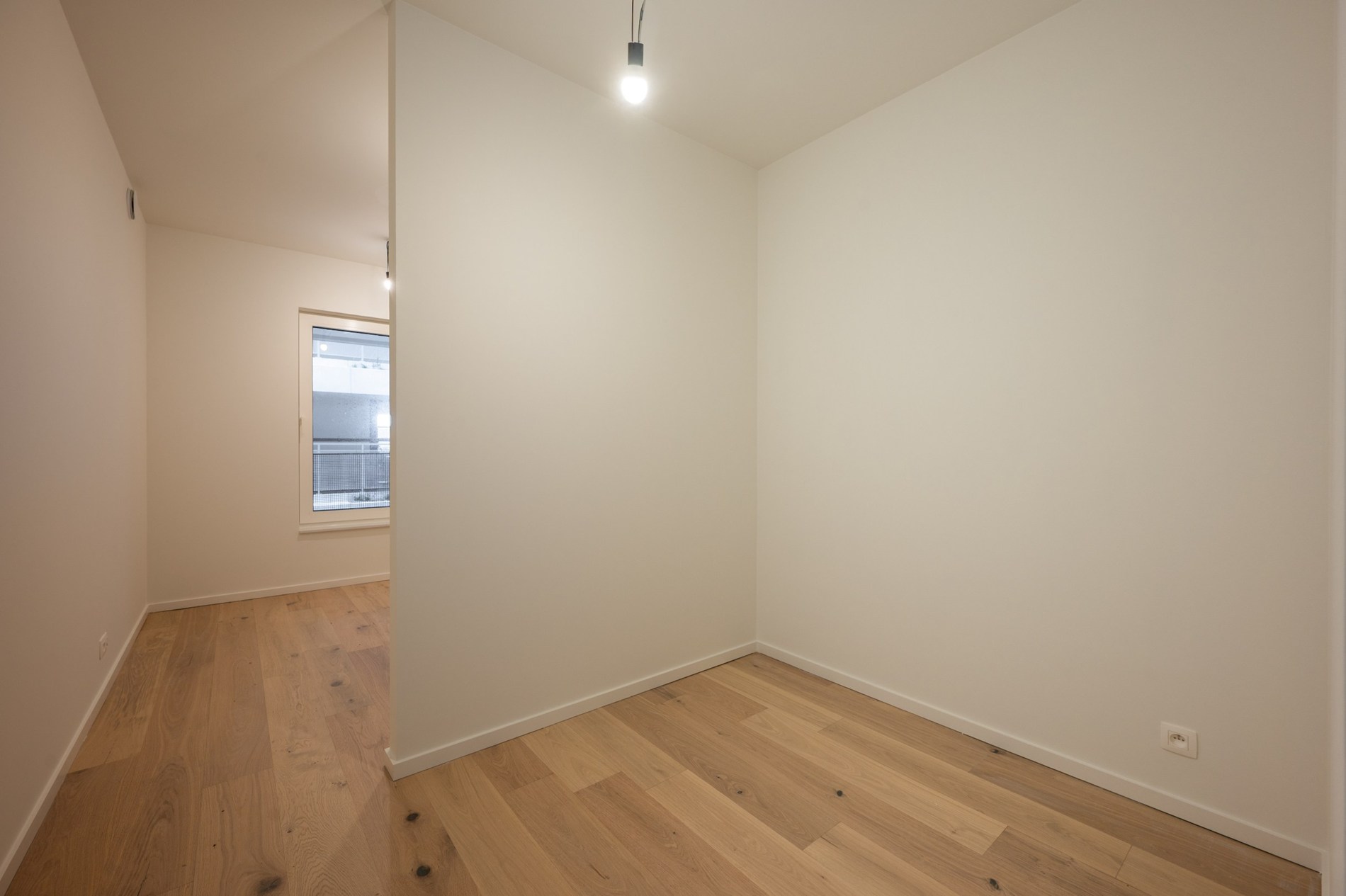 Centraal gelegen 3-kamer appartement te Res. Hoost op wandelafstand van de Zeedijk van Heist. 