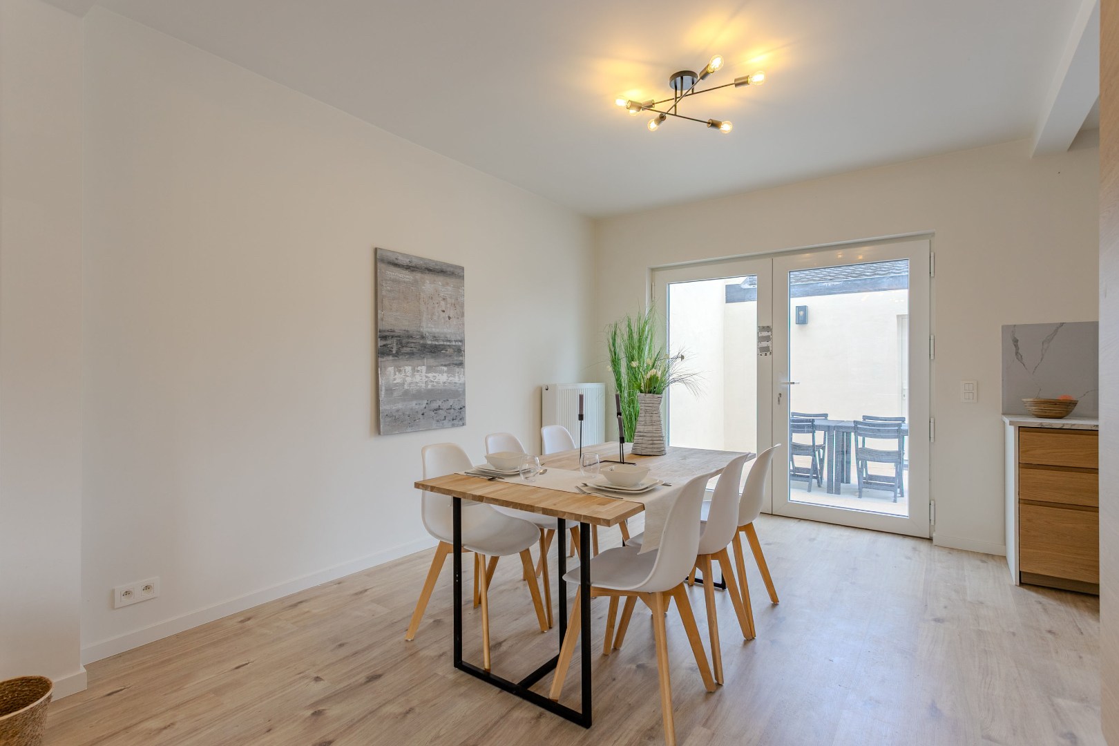 Gerenoveerde woning (EPC B) met 3 slpks (5 mogelijk) garage en tuin in een rustige straat te Lembeek 