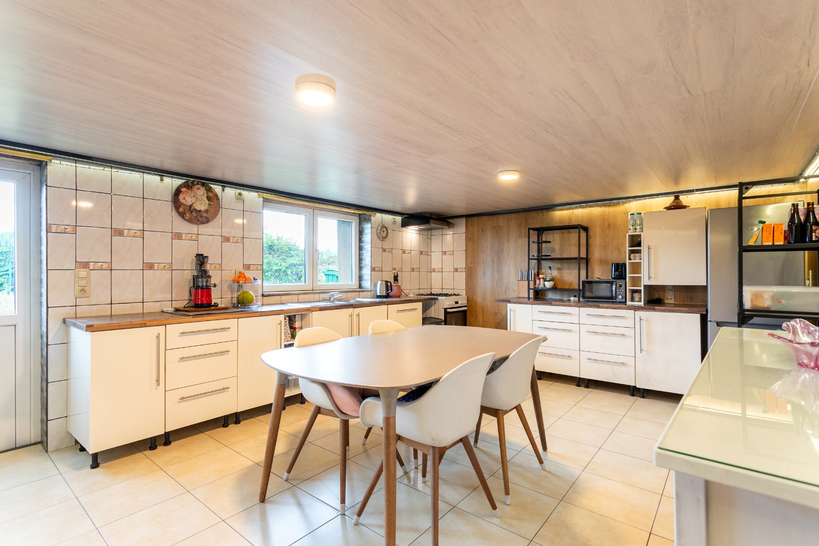 Unieke eigendom met twee woningen op een ruim perceel van 3.130 m² te Galmaarden 