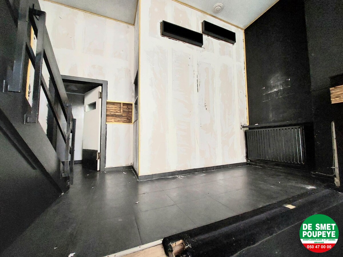 Handelsgelijkvloers nabij de Markt van Brugge 