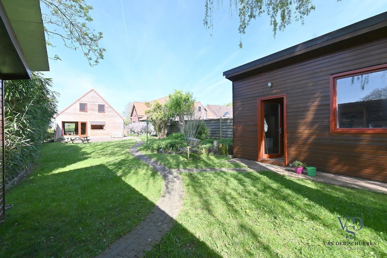 Landelijk gelegen open bebouwing op een uitzonderlijk perceel (1585m²) 