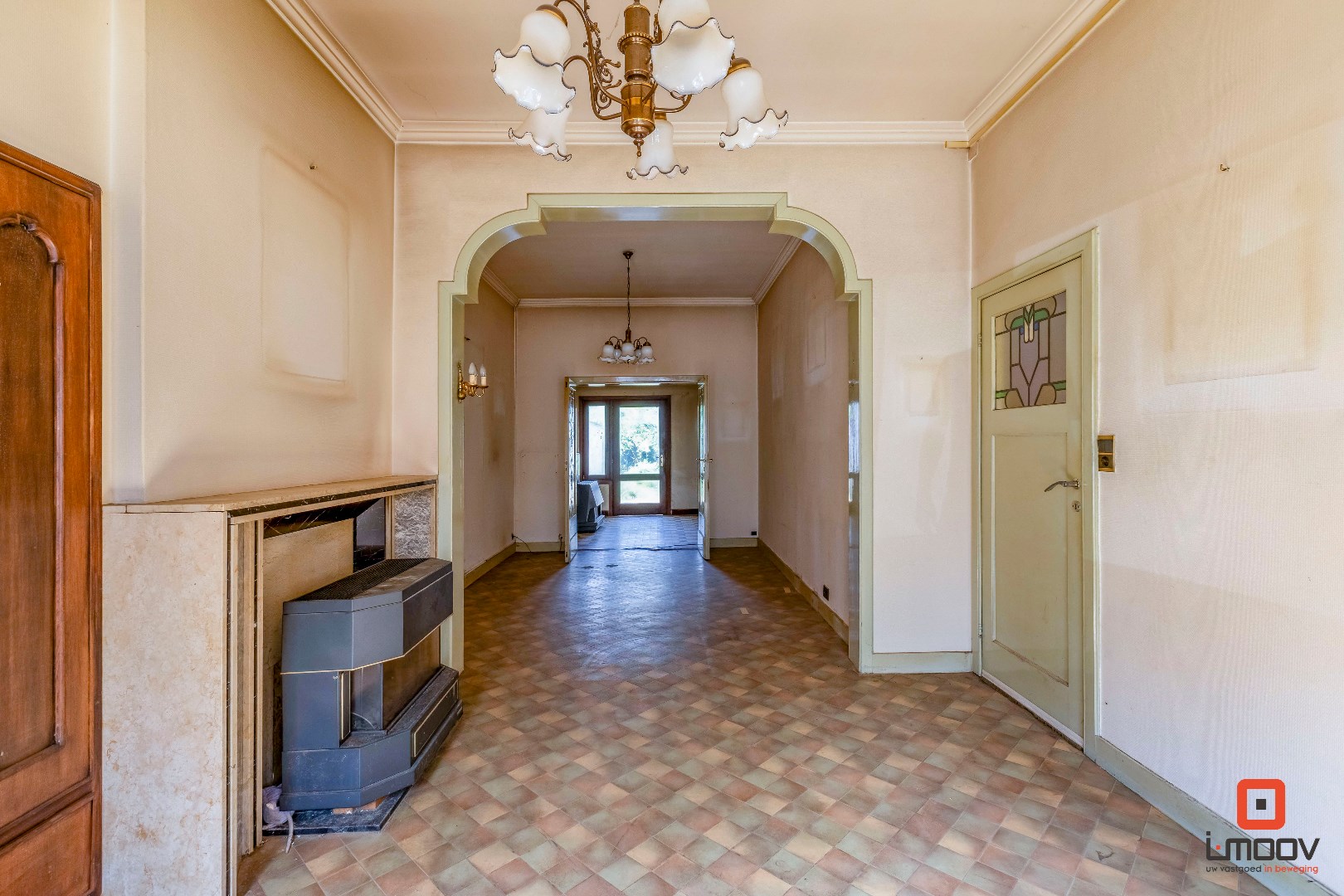 Karaktervolle te renoveren woning in Sint-Amandsberg 