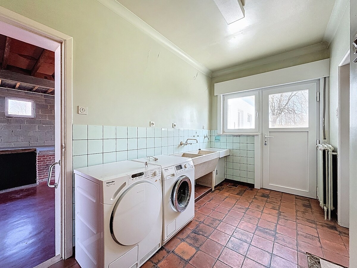 Sixties villa met opslagruimte/garage en zicht op Cotthem 