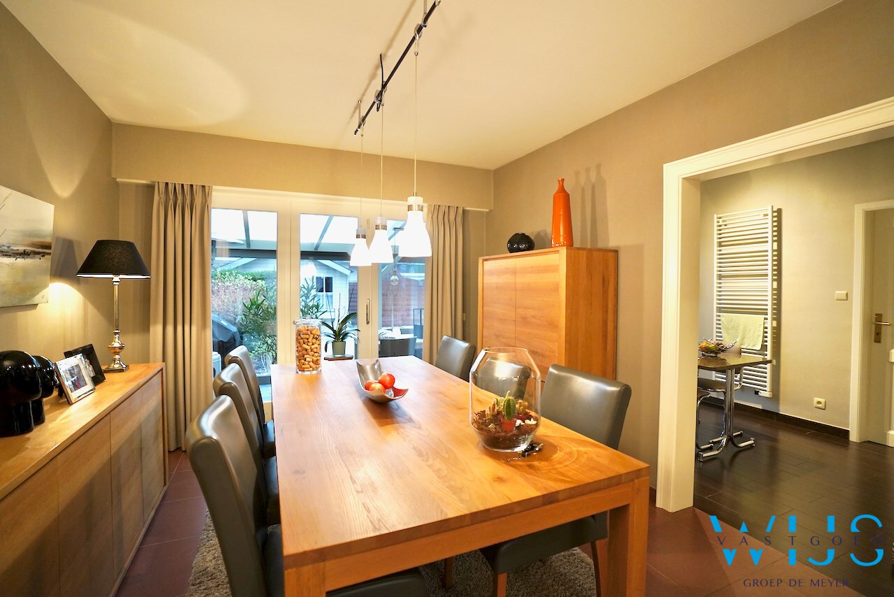 Enorm ruime gezinswoning met 4 slaapkamers te Eeklo ! 