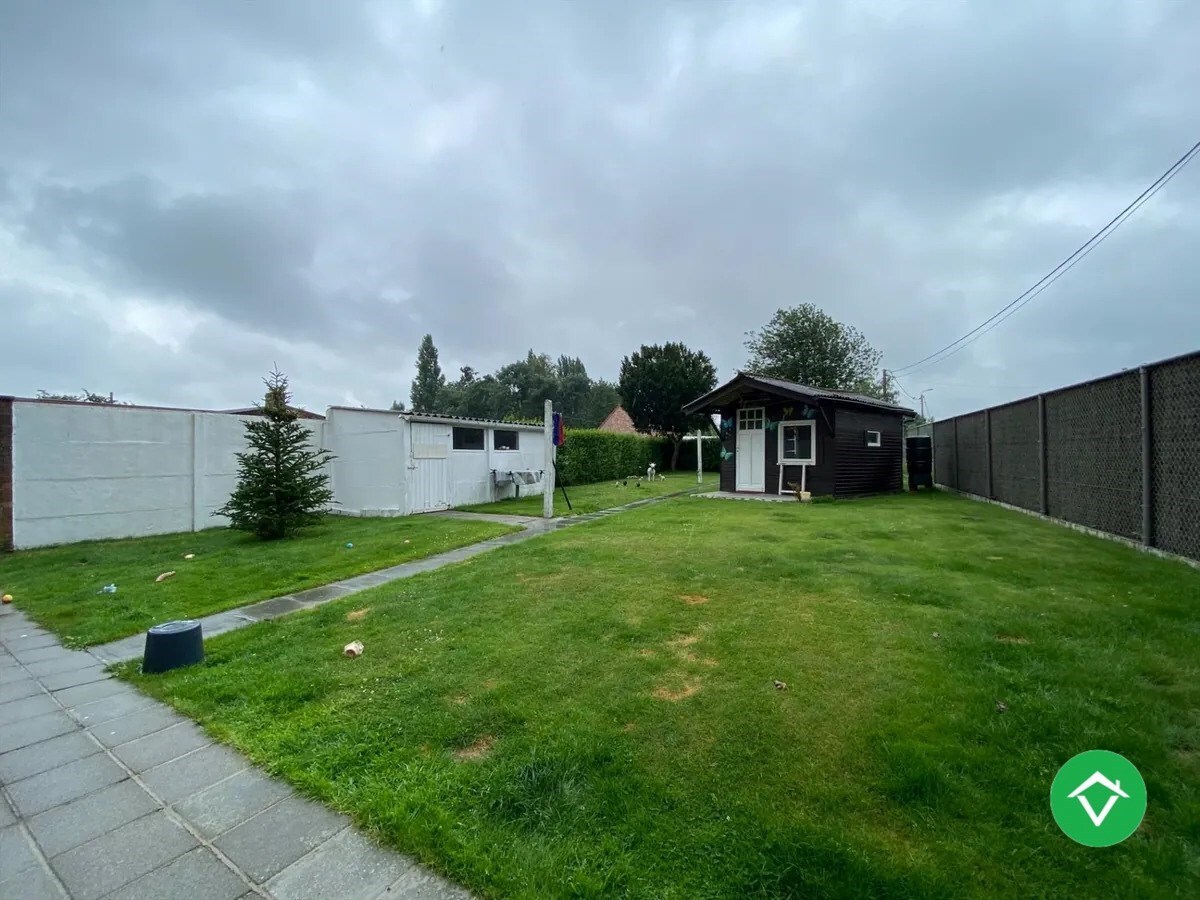 Halfopen bebouwing met 3 slaapkamers en een garage te Koekelare 