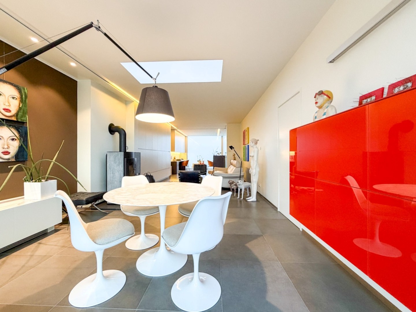 Prachtige gezinswoning met mooie tuin en bijgebouw, instapklaar afgewerkt, Torhout. 