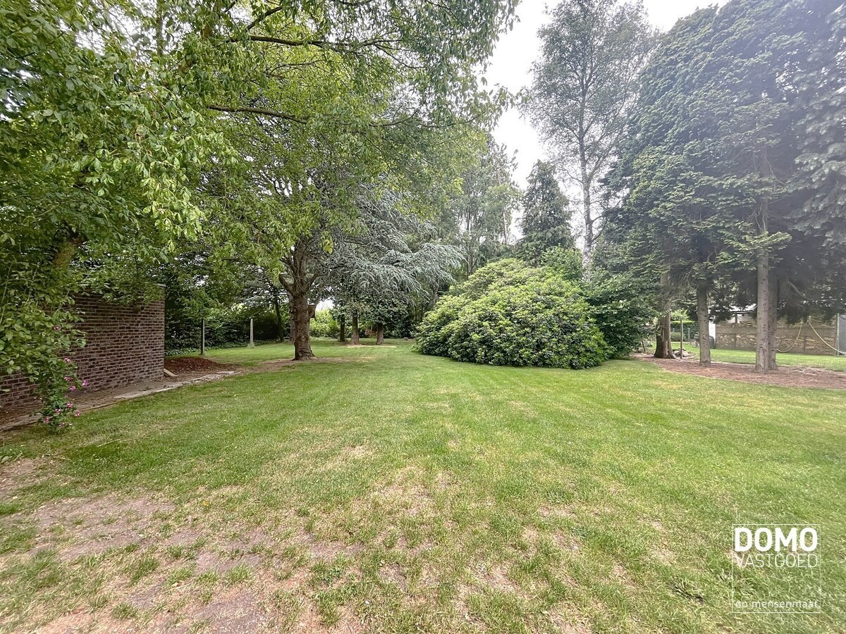 Open bebouwing met karakter, ruimte en tuin op topligging te Schulen 