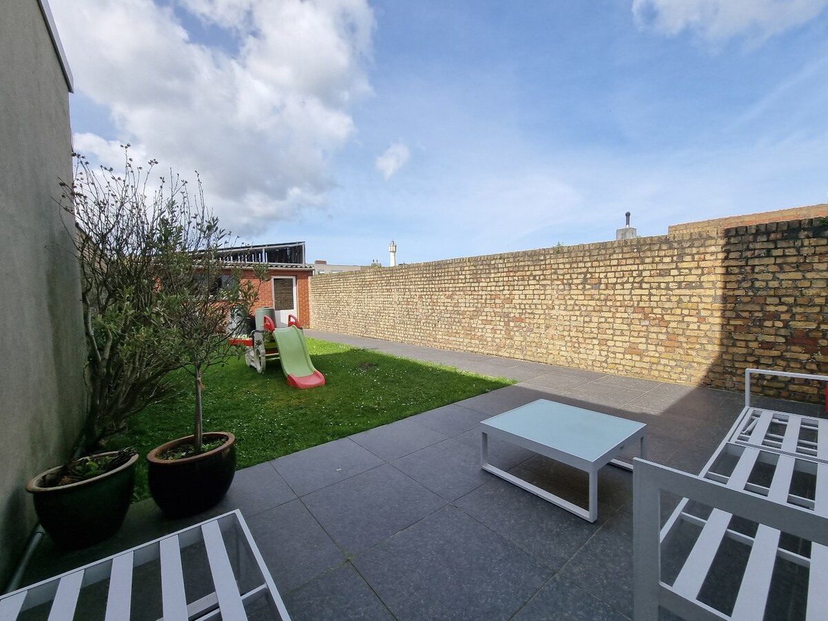 Aangename gezinswoning met tuin, garage &amp; achteruitgang - Heist 