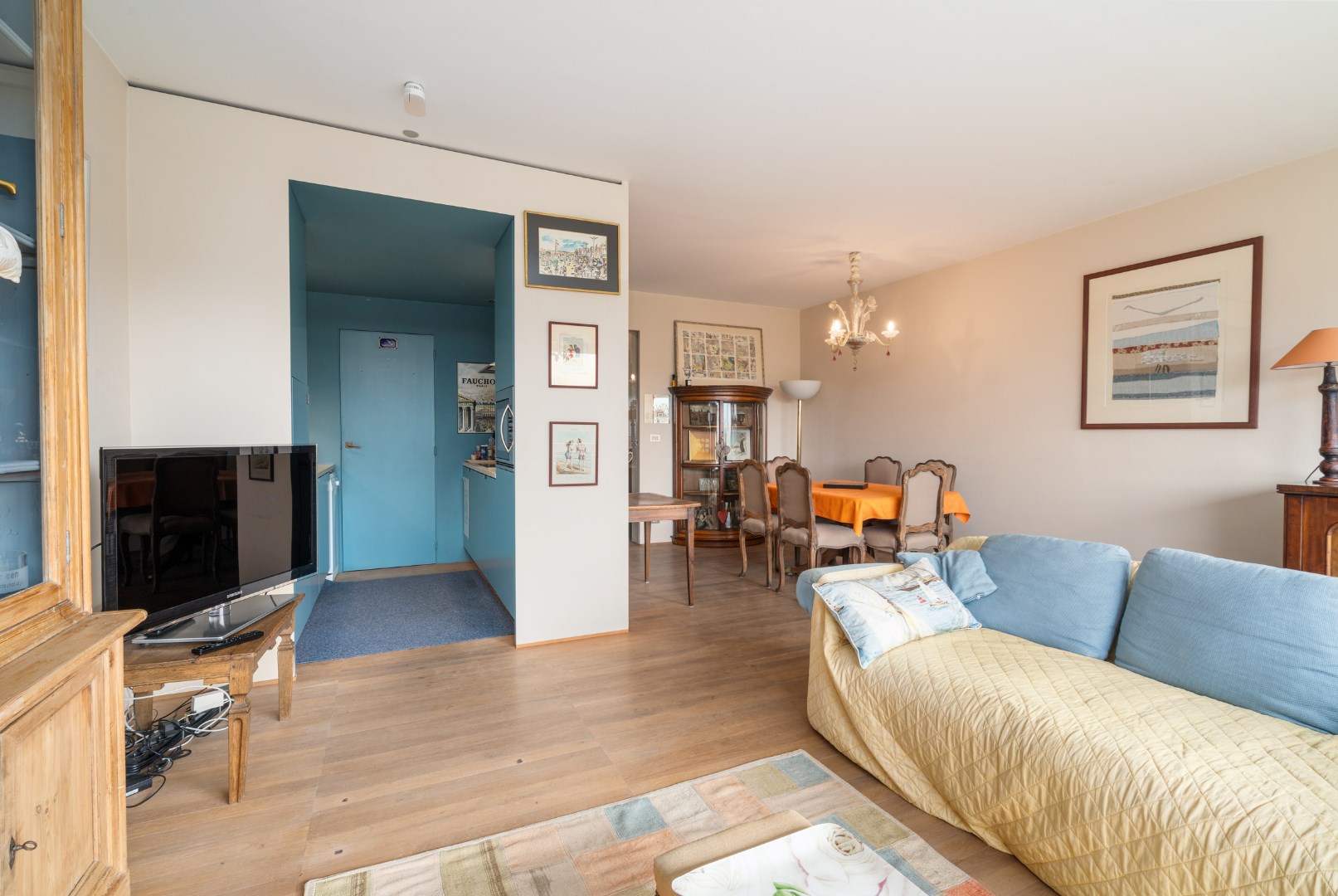 RUIM APPARTEMENT MET OPEN ZICHT OP TOPLIGGING 