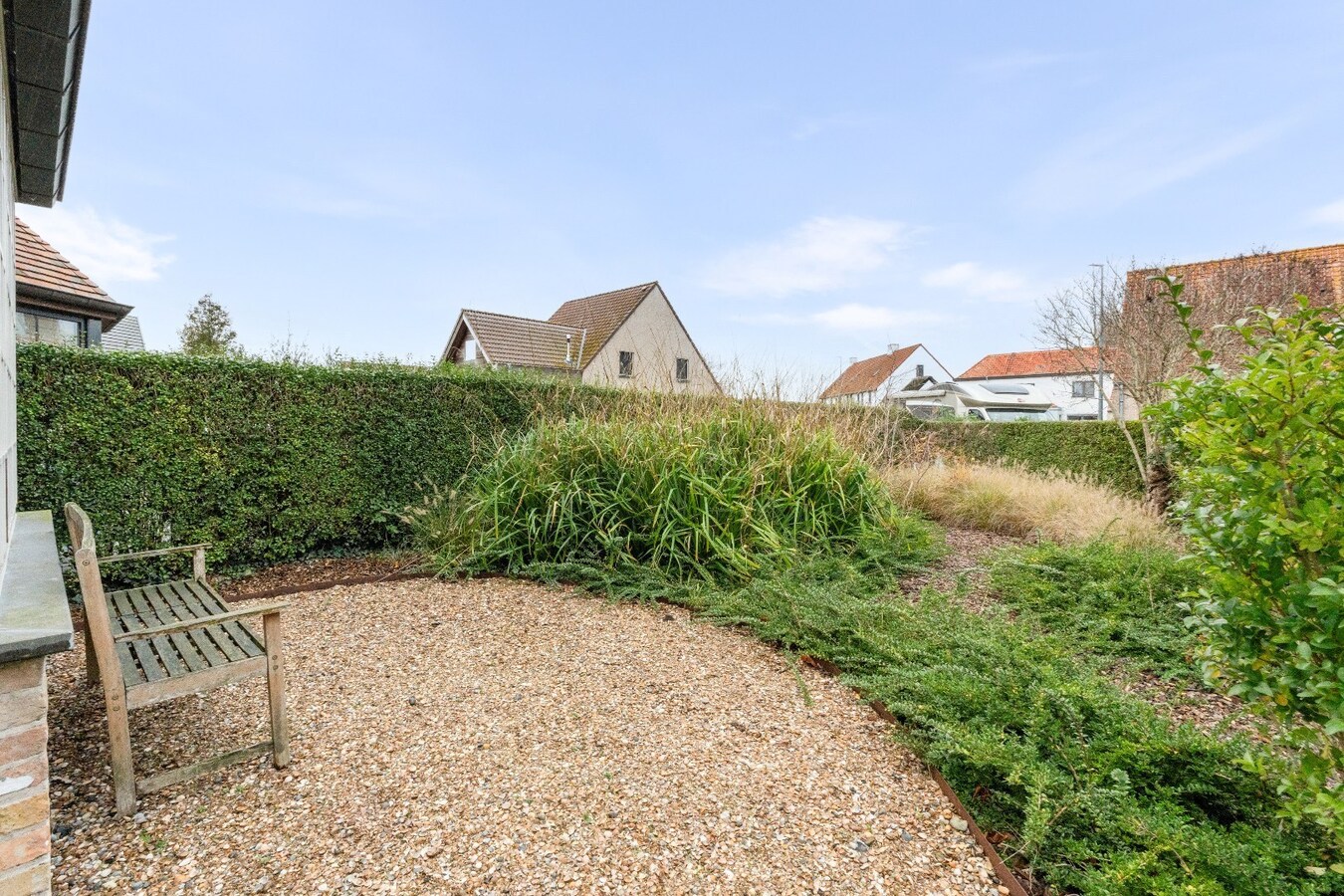 Uiterst charmante halfopen bebouwing met weidse zichten op een perceel van 2012m² 