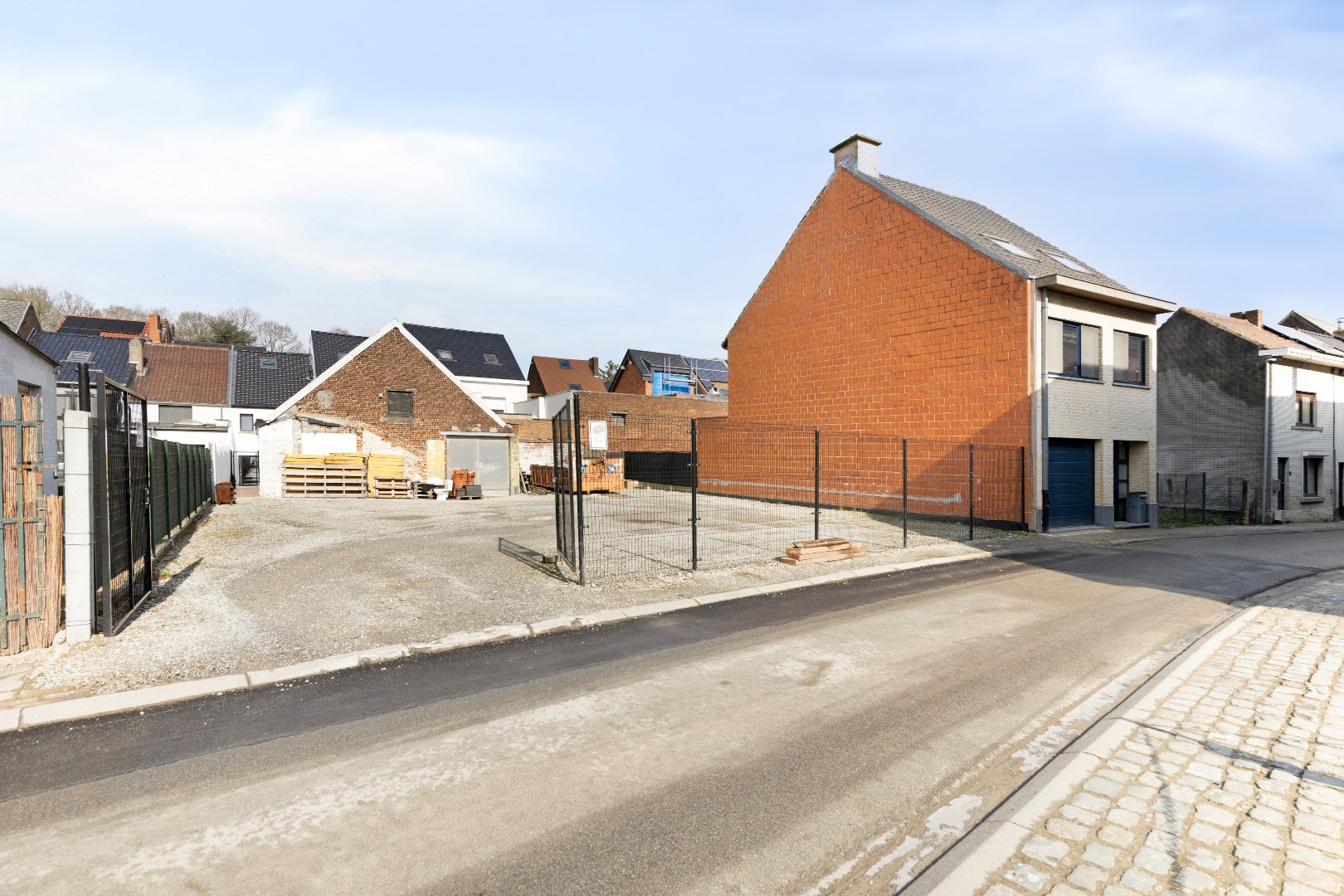 Bouwgrond voor halfopen bebouwing met vergunning 