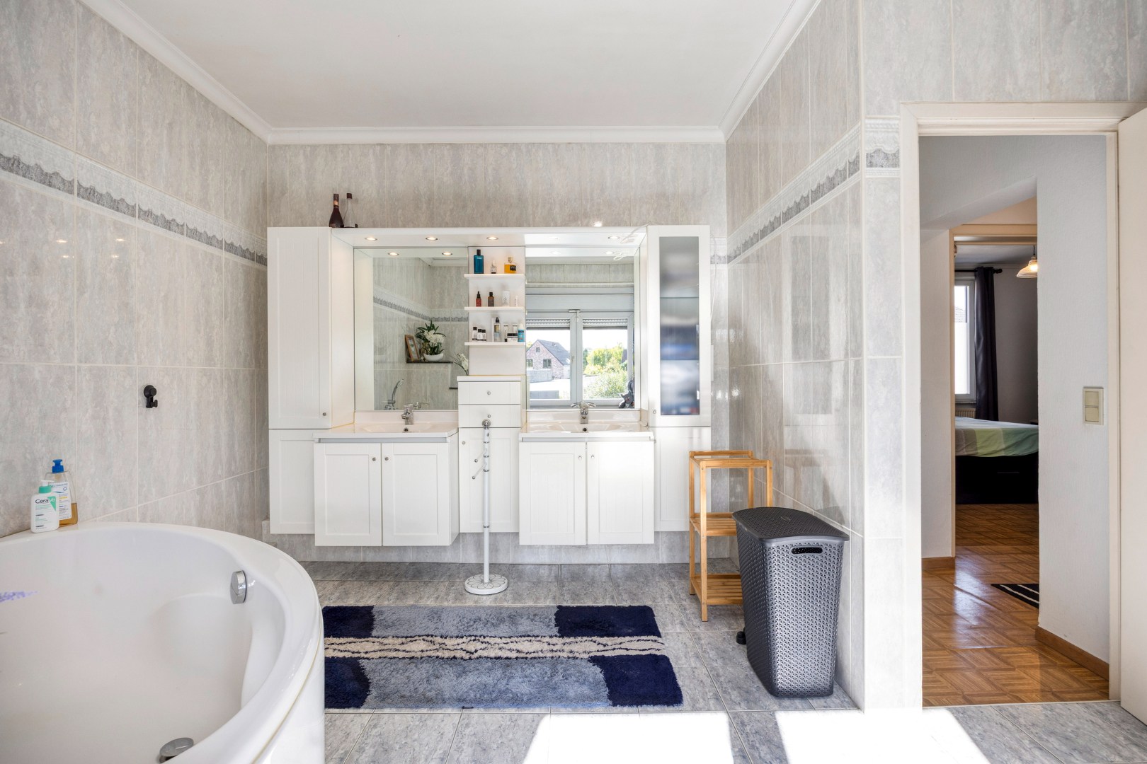 Woning met 3 ruime slaapkamers, bureau, tuin , kelder en zolder in Kessel-Lo! - EPC 198 kWh/m² - bewoonbare opp. 233 m² 