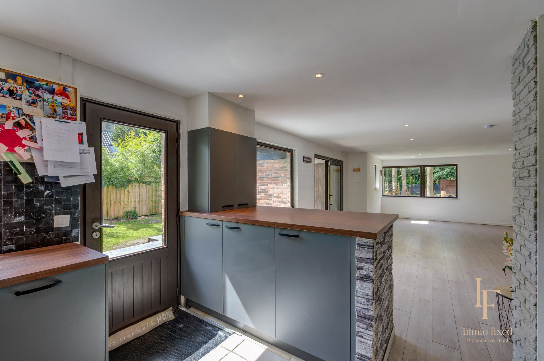 Vrijstaande woning (TE RENOVEREN) op 1400m2 grond te Schilde! 