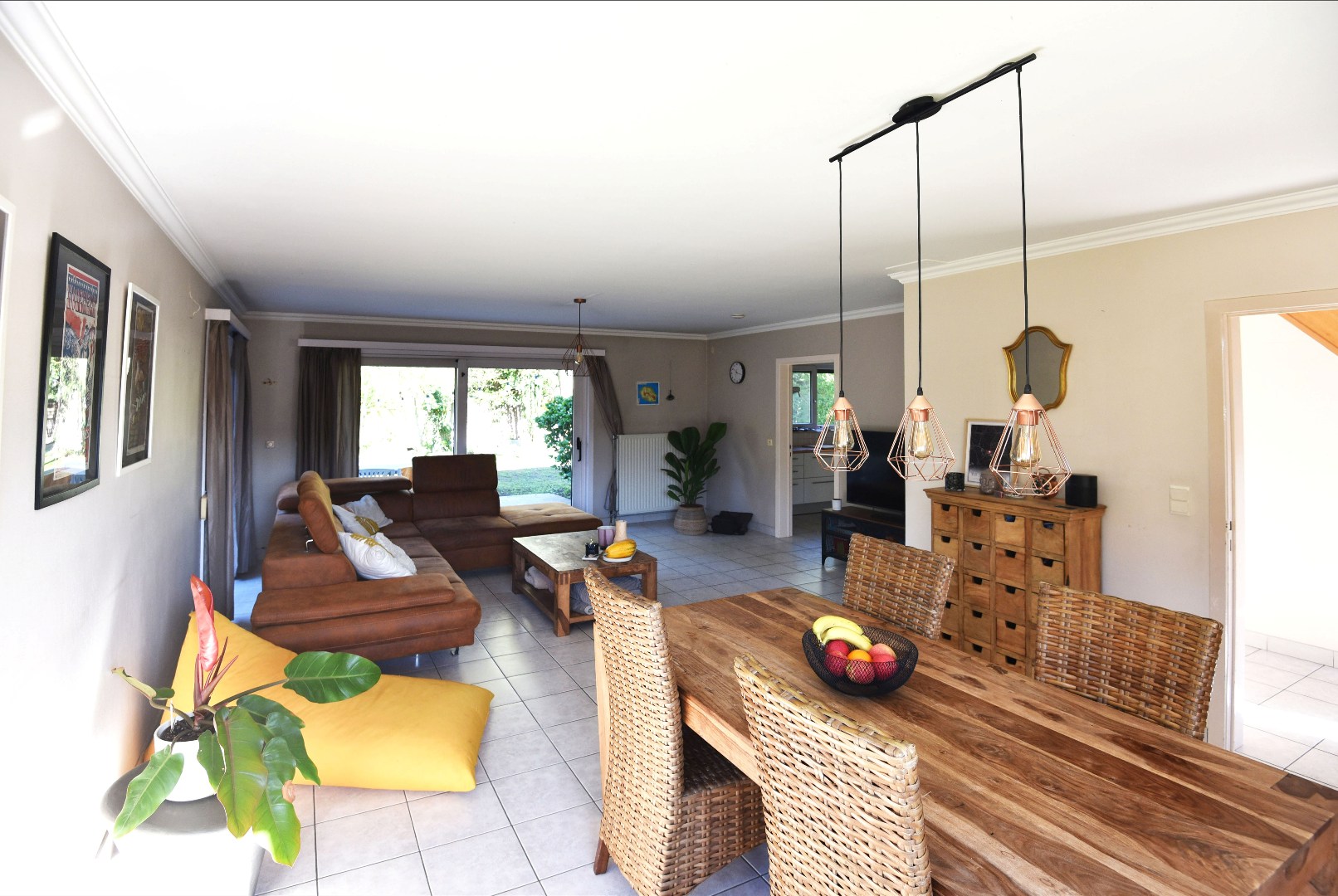 Open bebouwing met 3 slpks, dubbele garage en tuin te Eeklo 