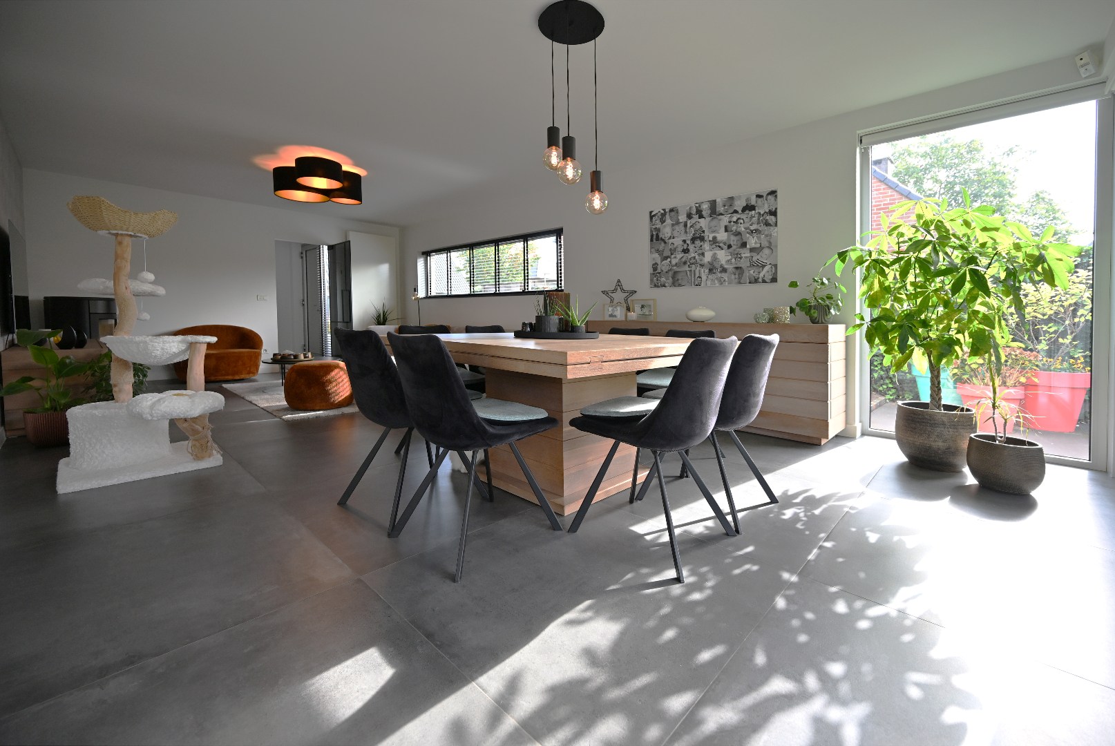 Instapklare woning met 3 slpks, garage, tuin én zonneterras te Kluizen 