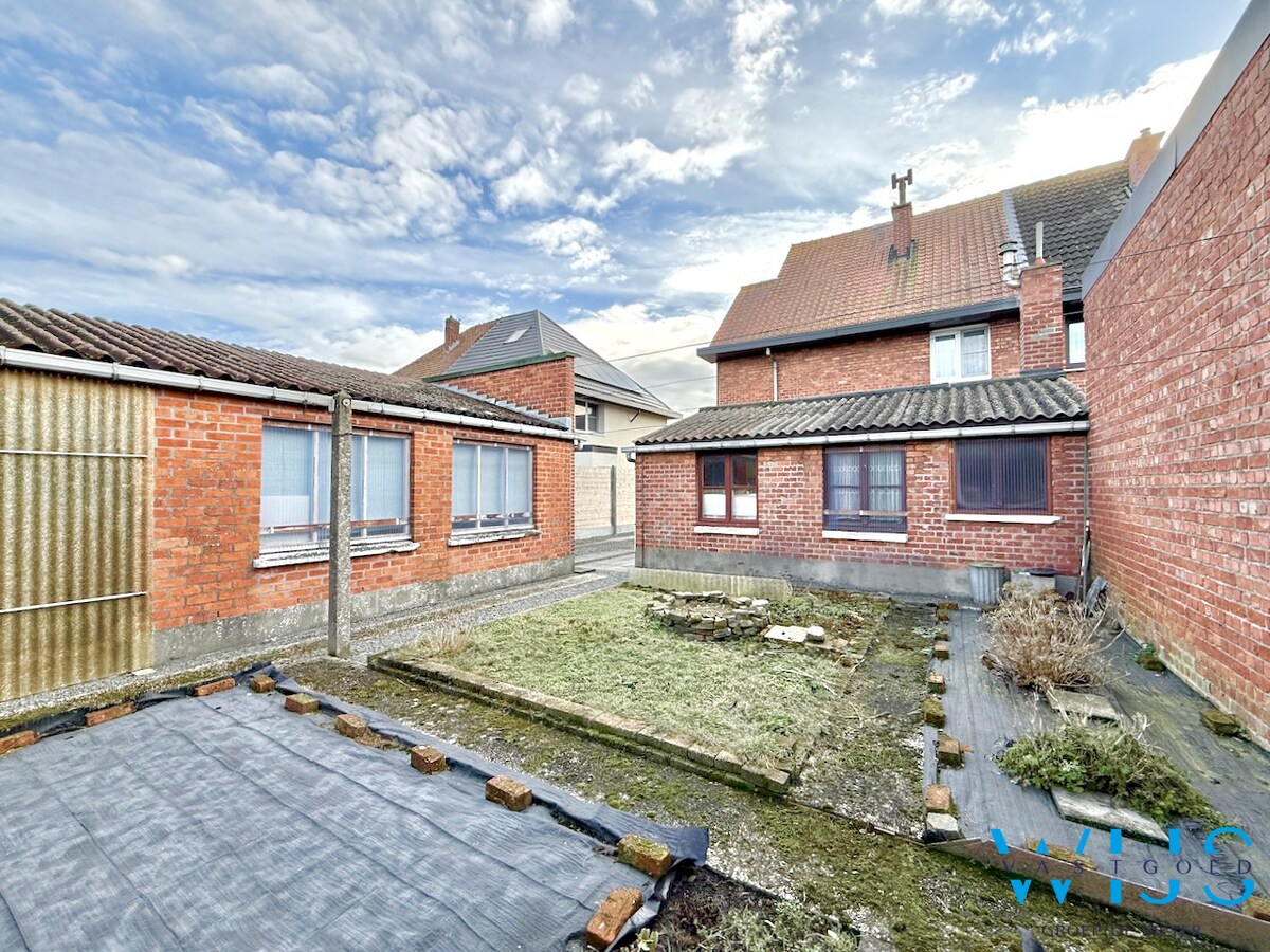 Te renoveren halfopen bebouwing op mooie ligging in Assenede ! 