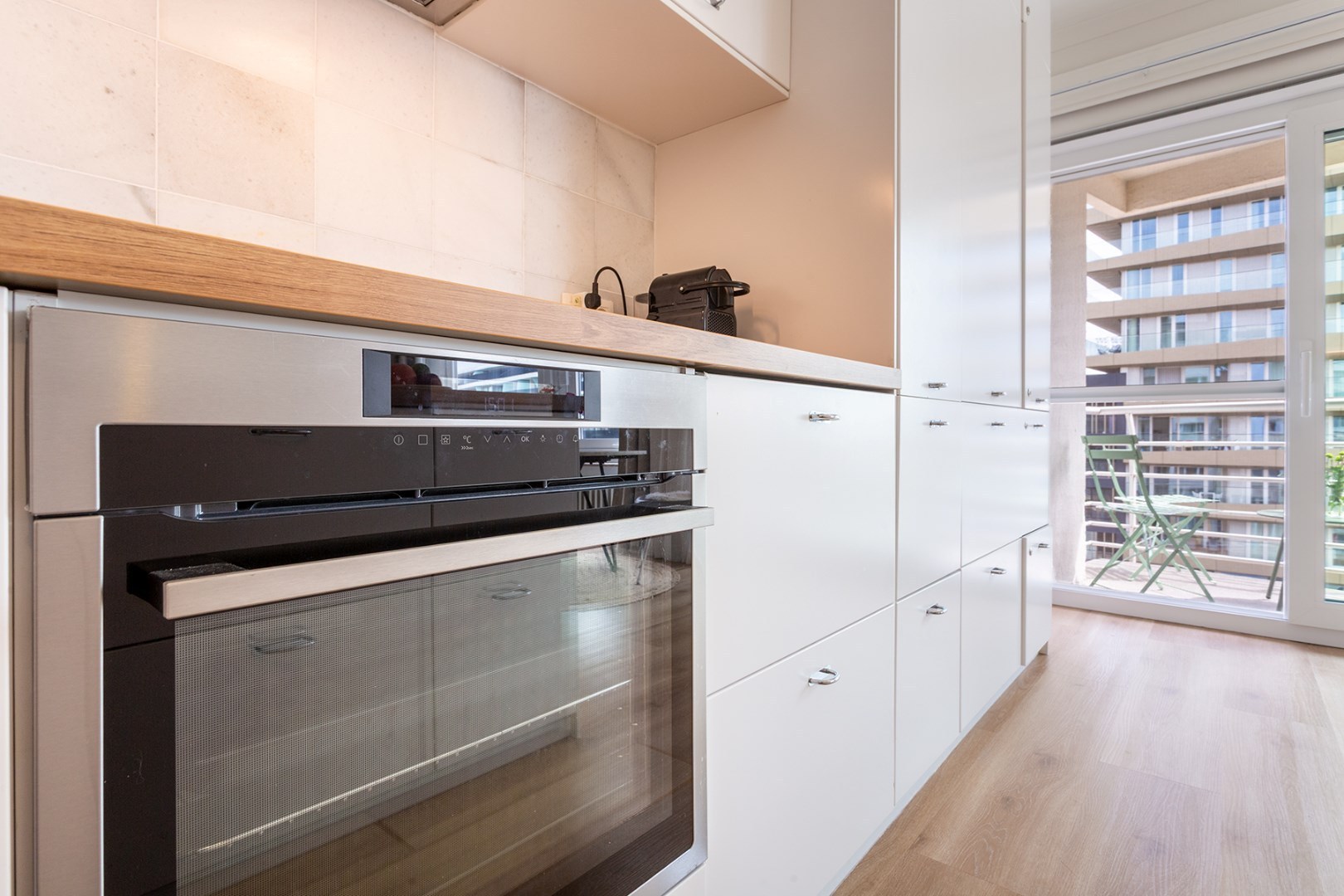 Volledig gerenoveerd appartement op de Zeedijk 