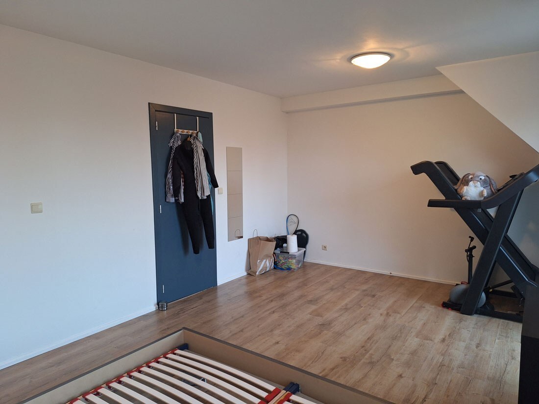 Instapklaar appartement met terras en autostandplaats in hartje Beringen 