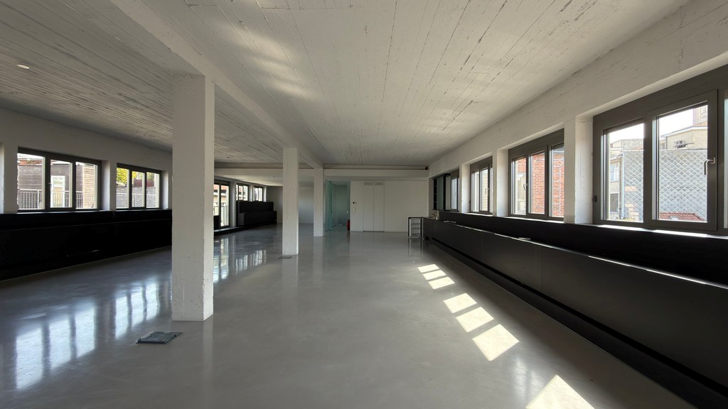 Instapklare kantoorruimte te huur in hartje Antwerpen