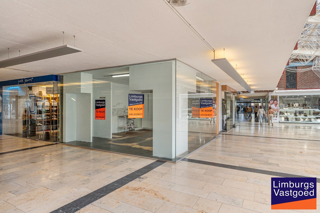 Commercieel uitstekend gelegen handelspand, 39m² 