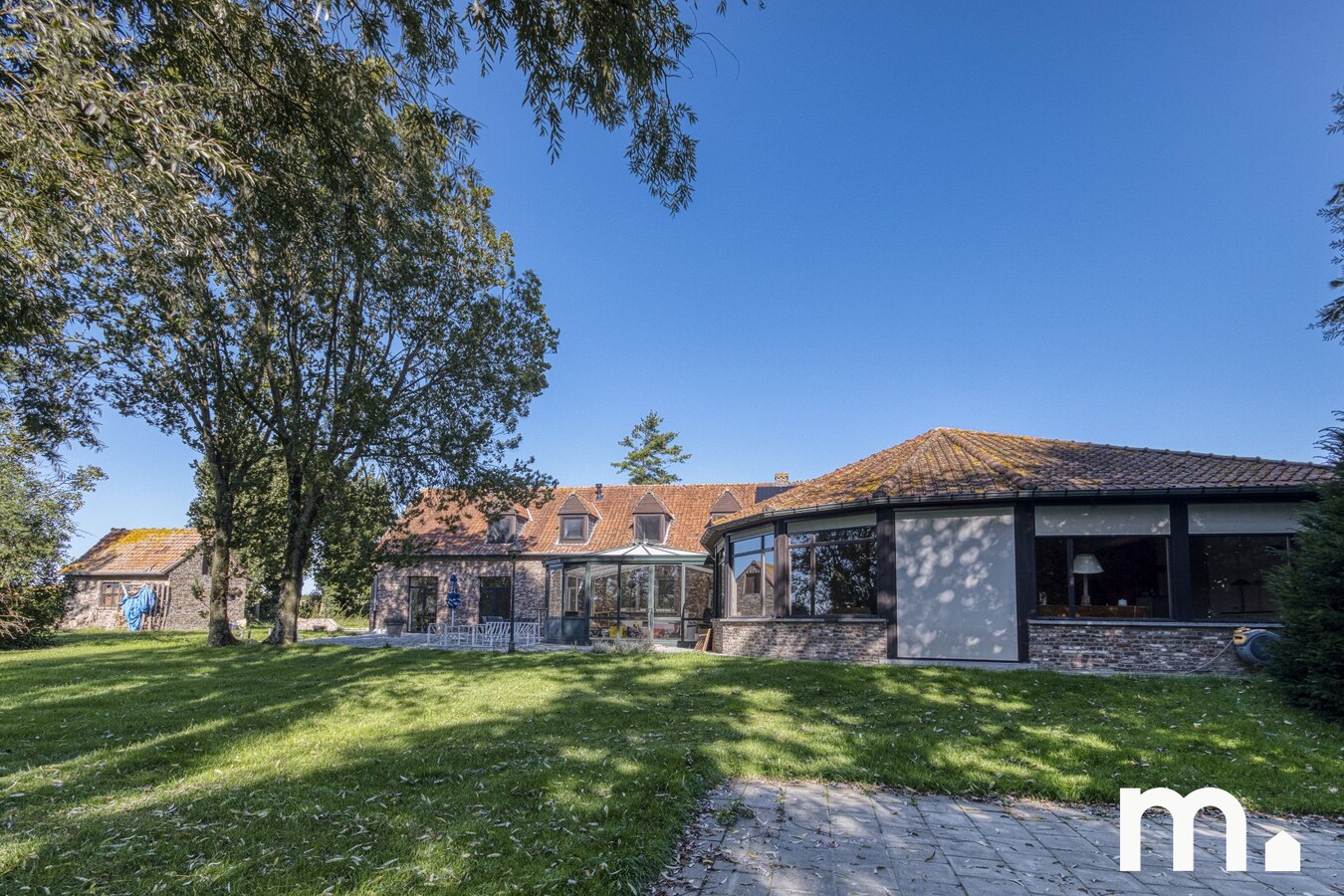 Uniek landhuis in Kruiseke te koop ! 