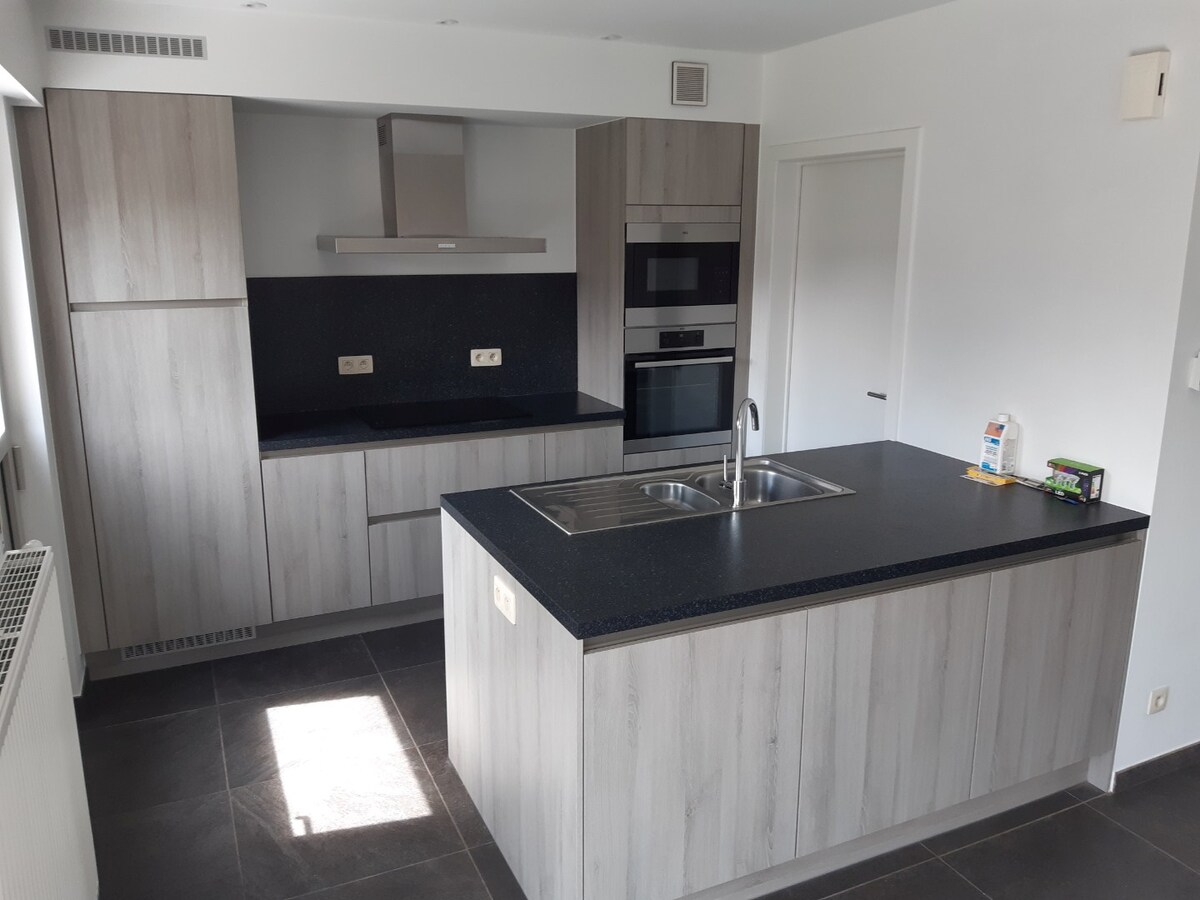Degelijke, goed gelegen woning. 