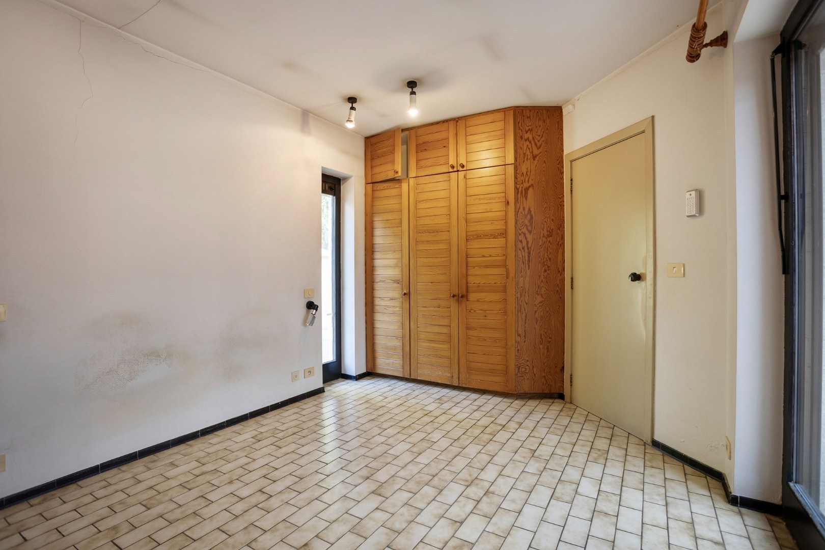 Ruime woning in een doodlopende straat met 4 slaapkamers, 2 badkamers op een prachtig perceel vlak bij het Meerdaalwoud 