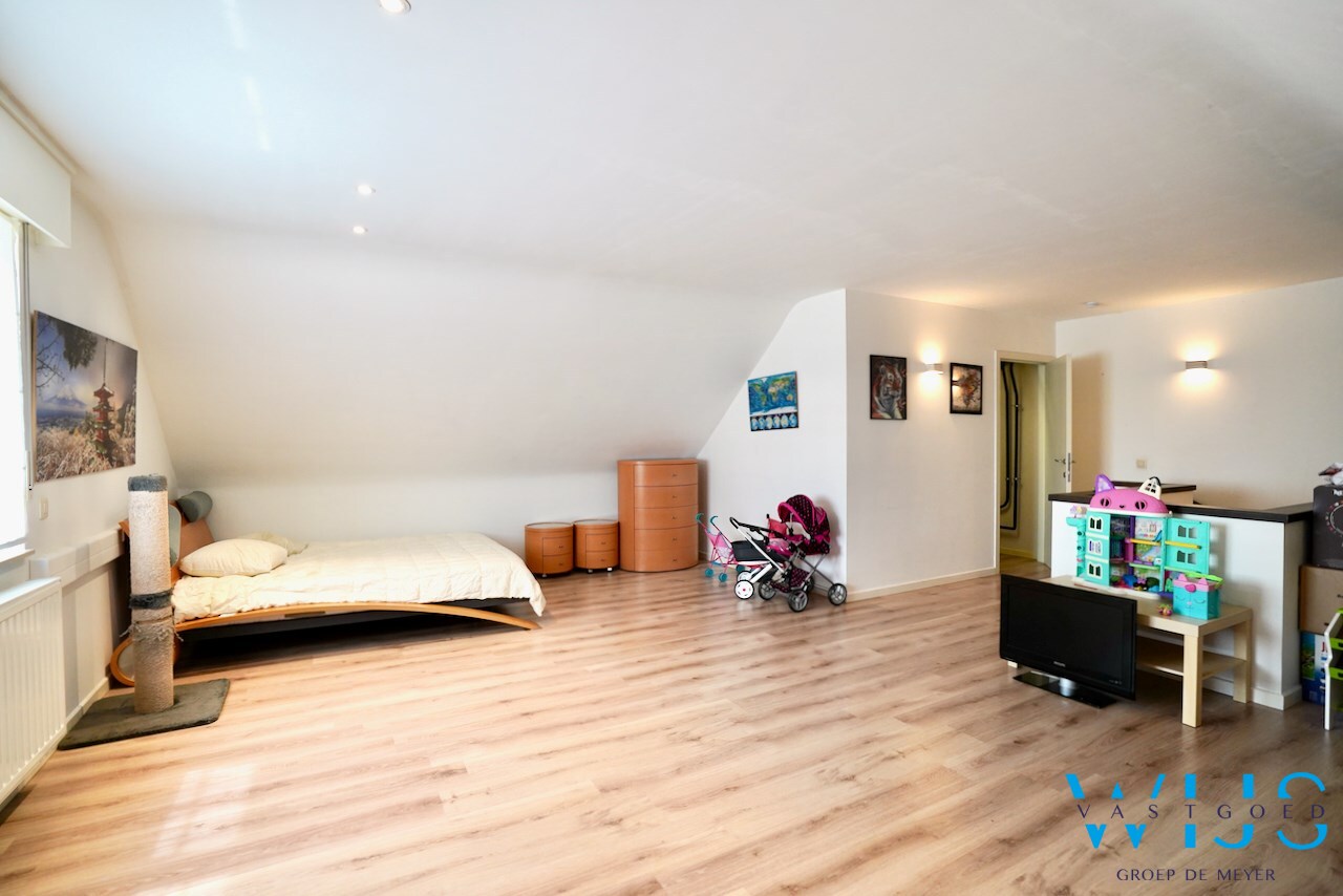 Prachtige recente woning in een zeer rustige wijk te Ertvelde ! 