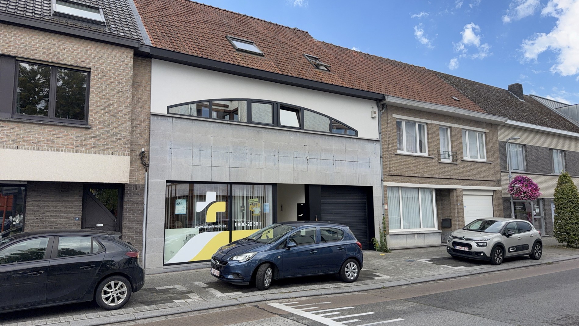 Instapklaar gelijkvloers kantoor te huur in centrum De Pinte