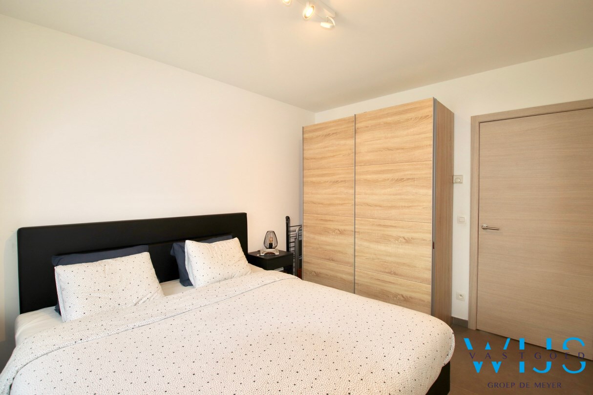 Energiezuinig GELIJKVLOERS appartement in hartje Kluizen ! 