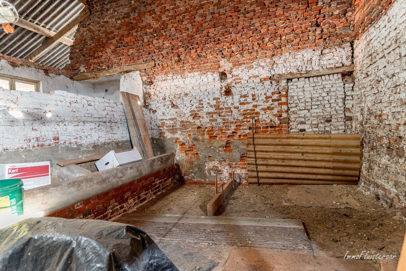 Te renoveren hoeve met stallingen en weides op ca. 7 ha in Hechtel-Eksel 