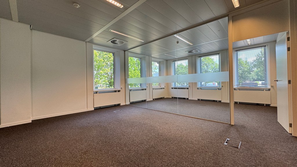 Instapklare kantoren te huur vlakbij E19 in Kontich