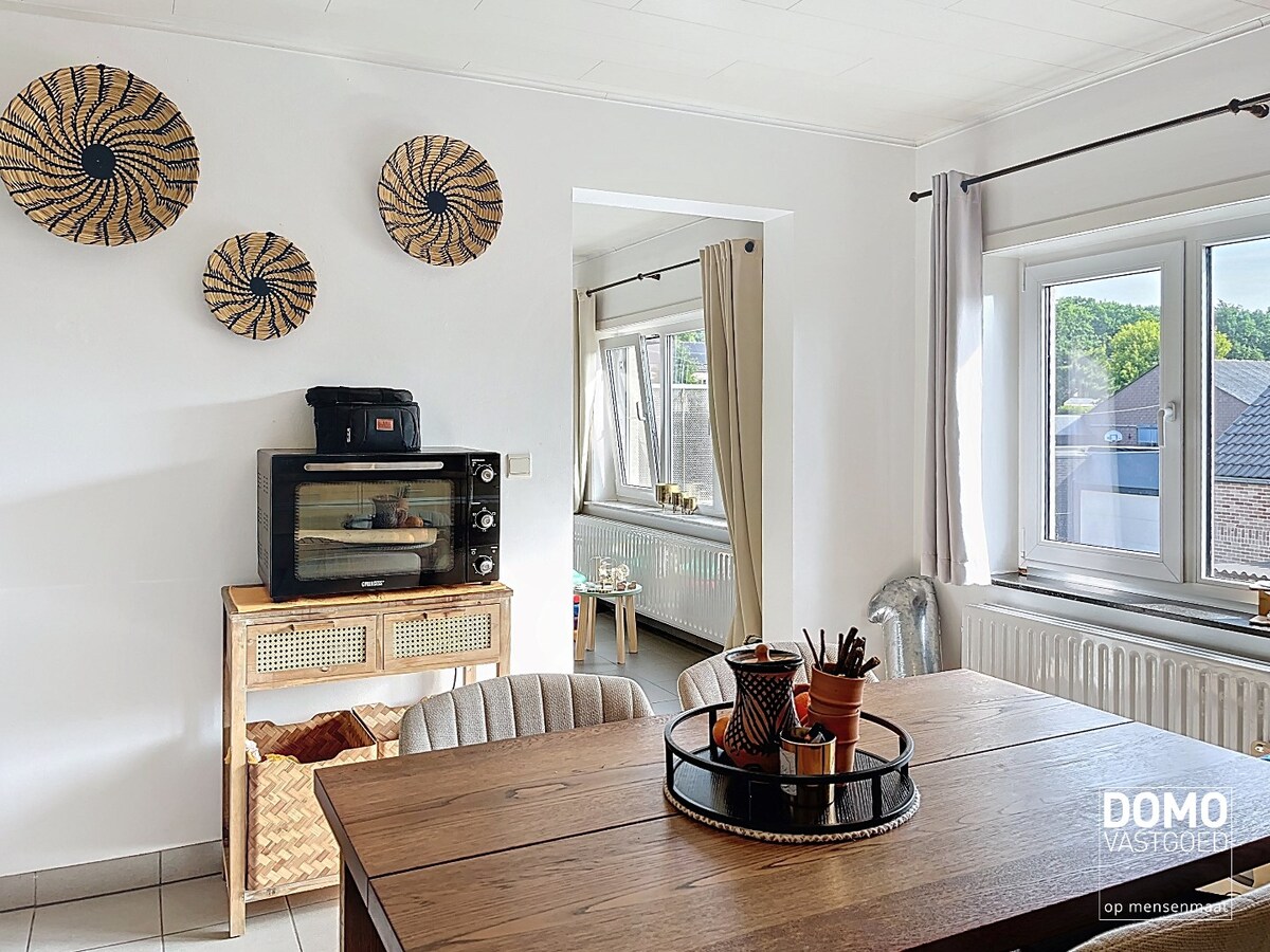 RUIM DUPLEXAPPARTEMENT MET 3 SLAAPKAMERS TE LUMMEN 