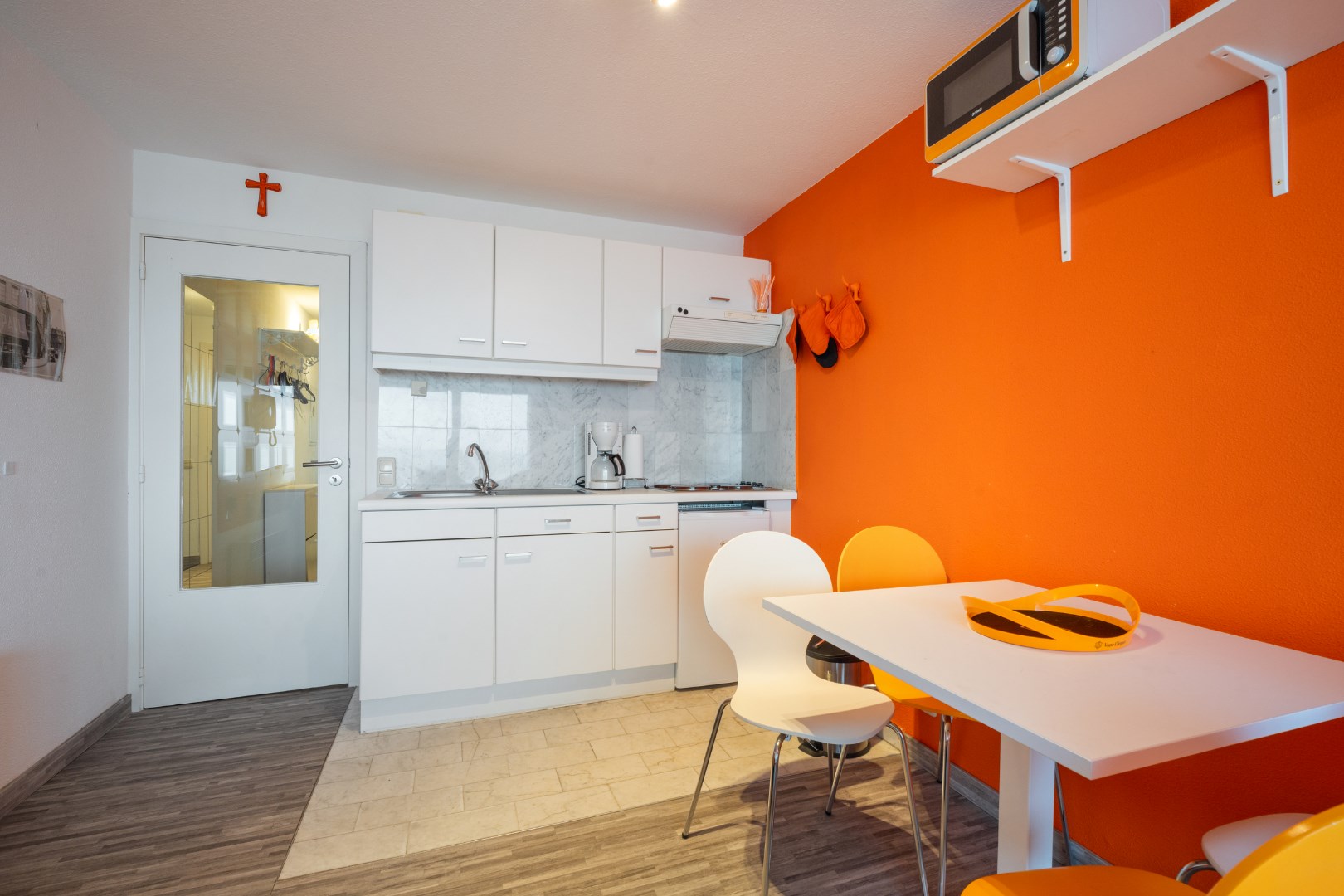 STUDIO MET FRONTAAL ZEEZICHT EN TERRAS OP TOPLIGGING 