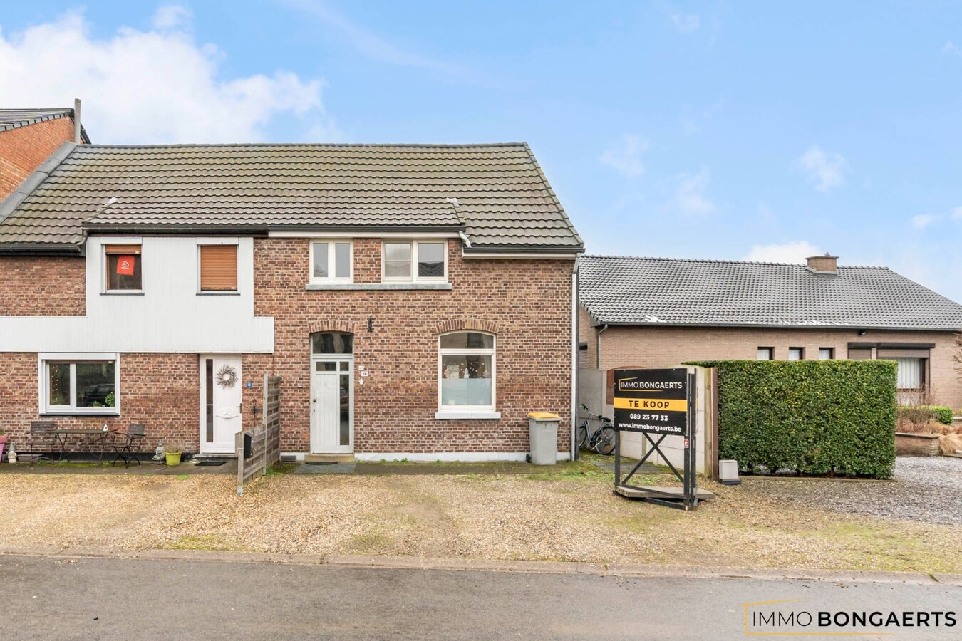 Instapklare woning met  garage en twee slaapkamers in Maasmechelen 