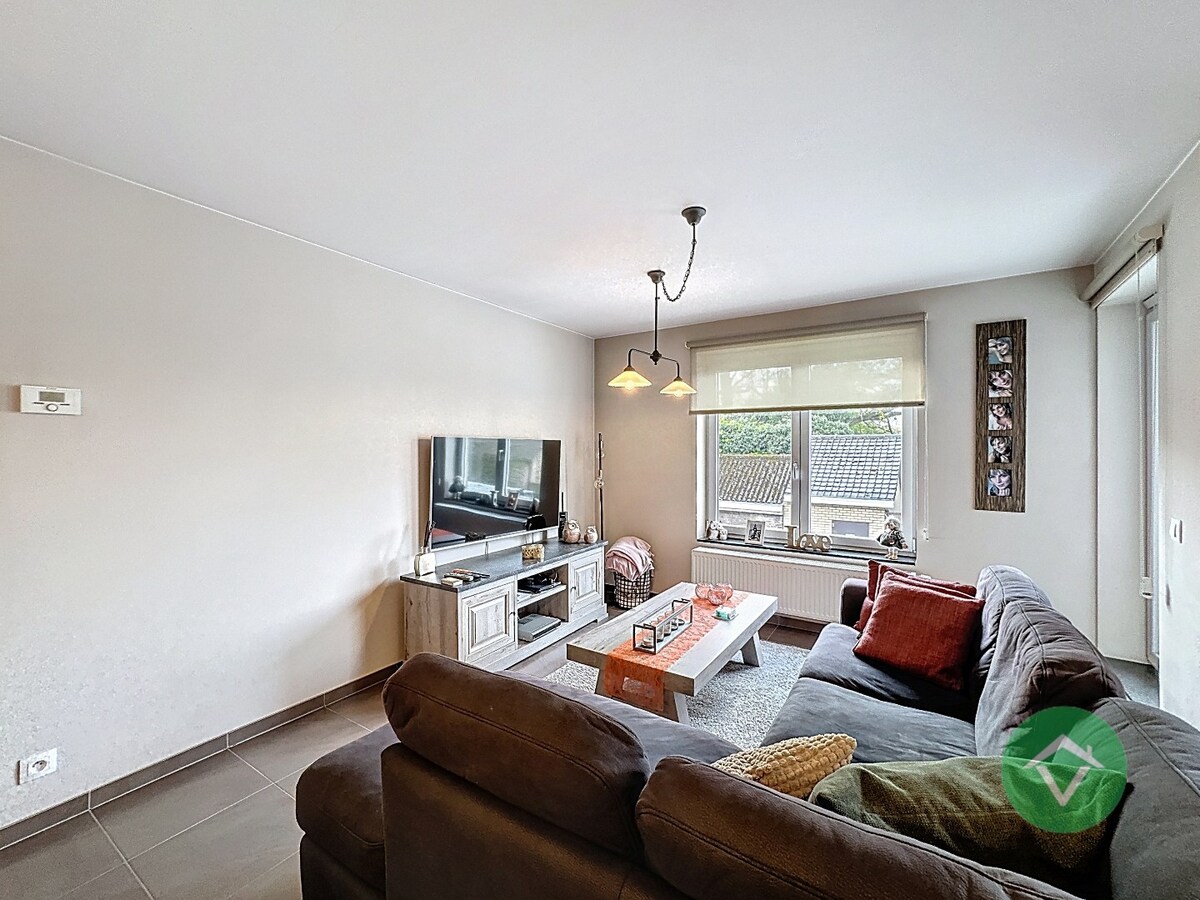 Appartement met 2 slaapkamers en terras te Roeselare 