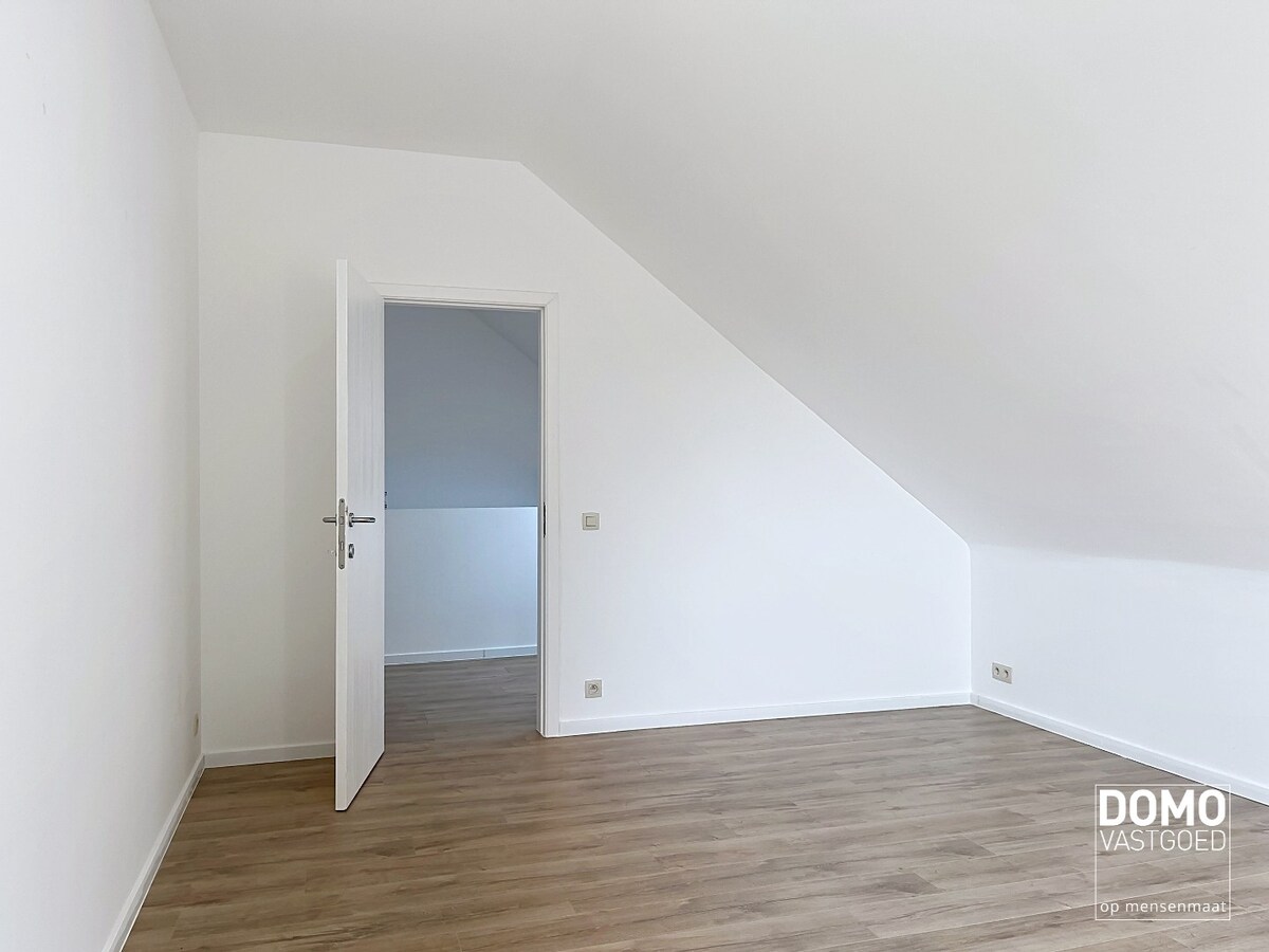 MODERNE NIEUWBOUWWONING MET 3 SLAAPKAMERS TE KORTENAKEN 