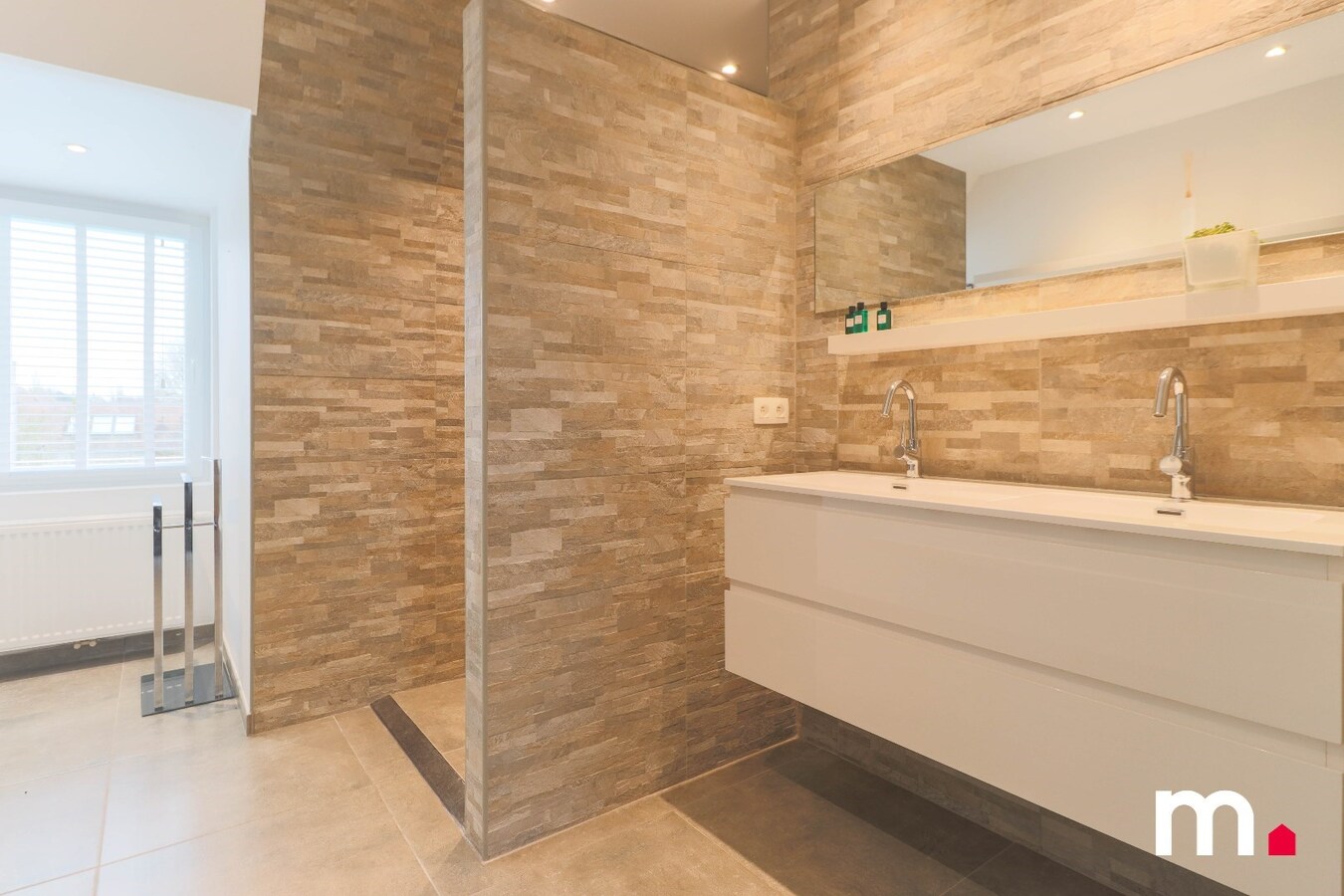 Sublieme Villa met 5 slaapkamers en Zwembad te Kortrijk ! 