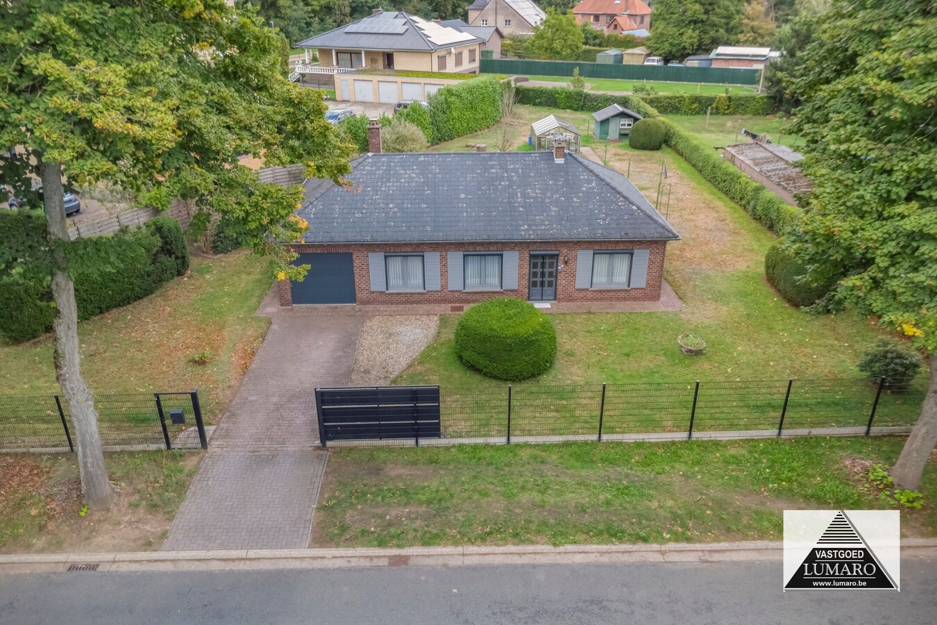 Eisden-Cité : goed onderhouden op te frissen vrijstaande woning op 1.286 m². 
