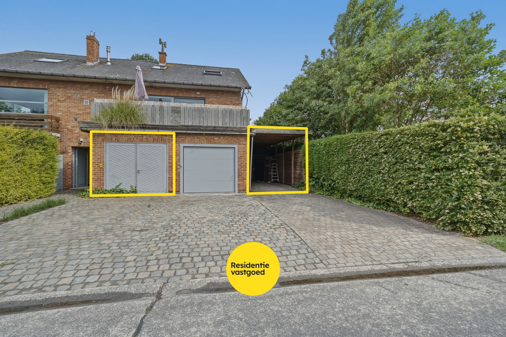 Duplex-appartement van 165 m² met garage, carport en zonnig terras in de Vicognewijk 