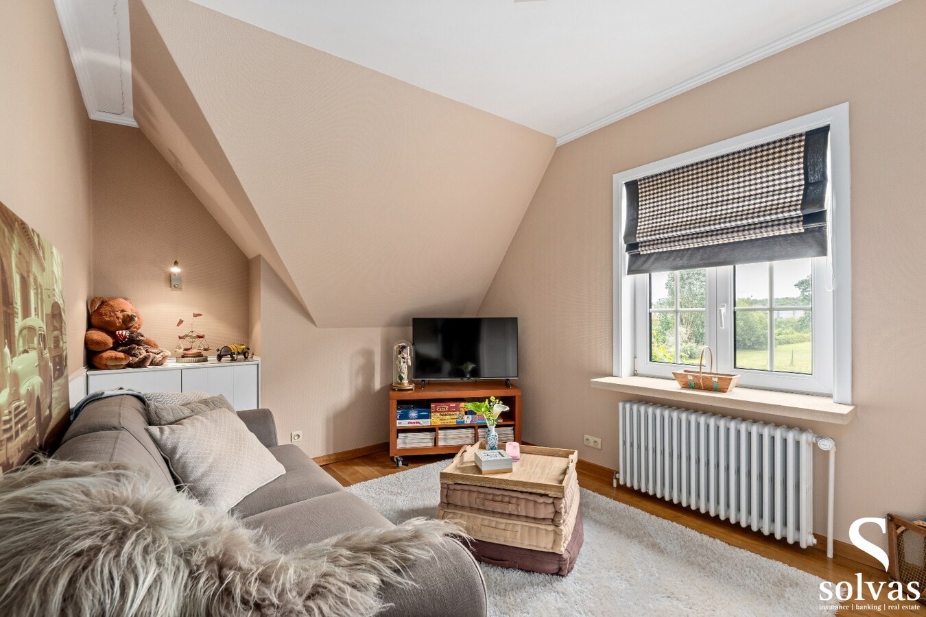 Instapklare, hoogwaardig afgewerkte woning op 1.214 m² met 4 slaapkamers en dubbele garage 