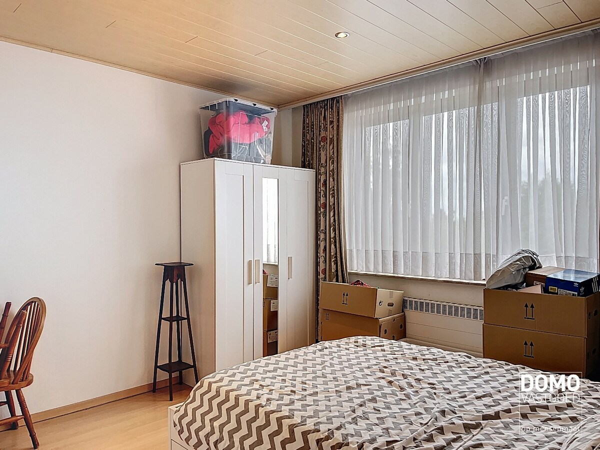 RUIM APPARTEMENT MET 2 SLAAPKAMERS, ZUIDGERICHT TERRAS EN AIRCO 