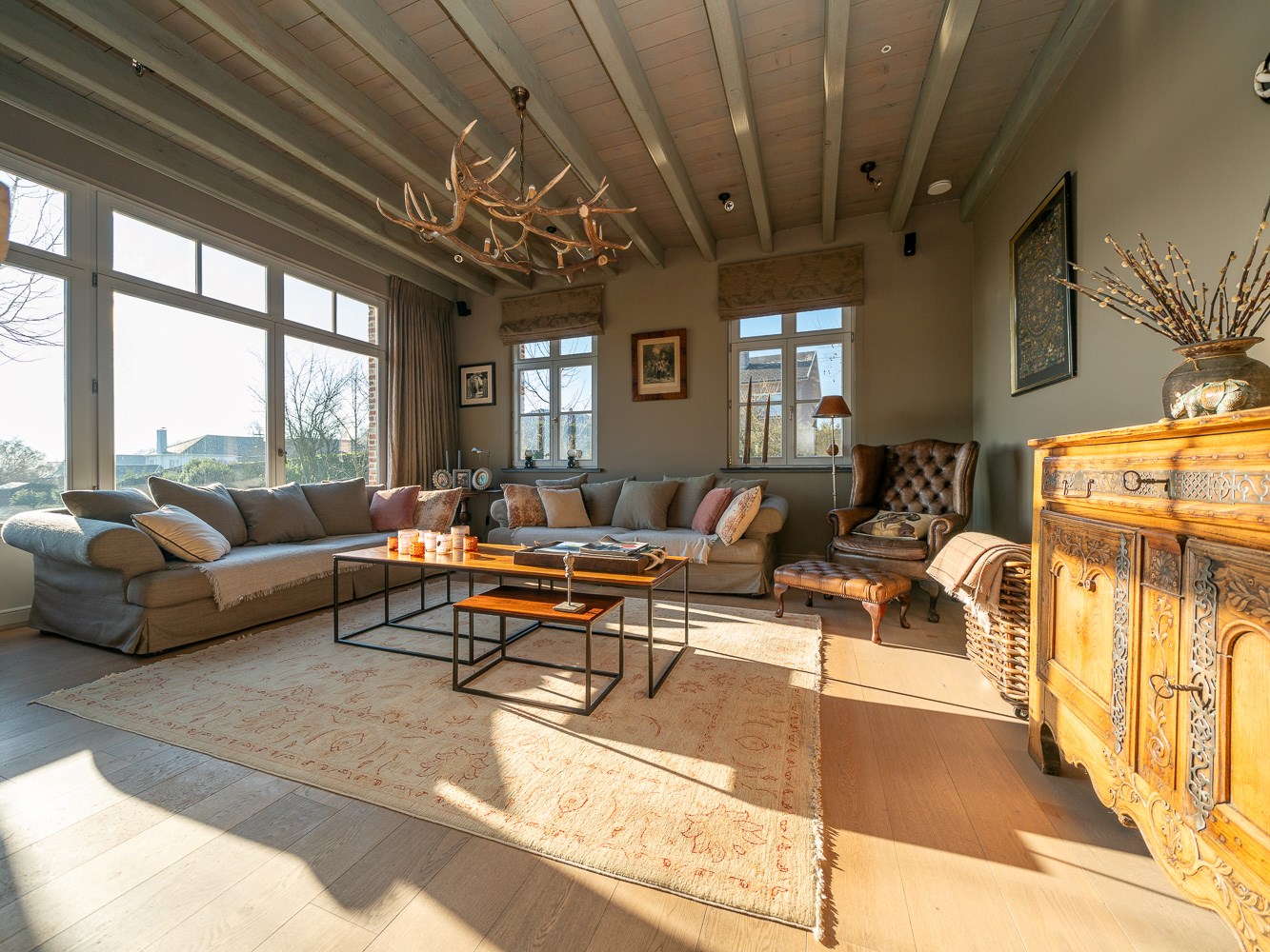 Unieke landelijke villa met zwembad en zicht op Pedevallei 